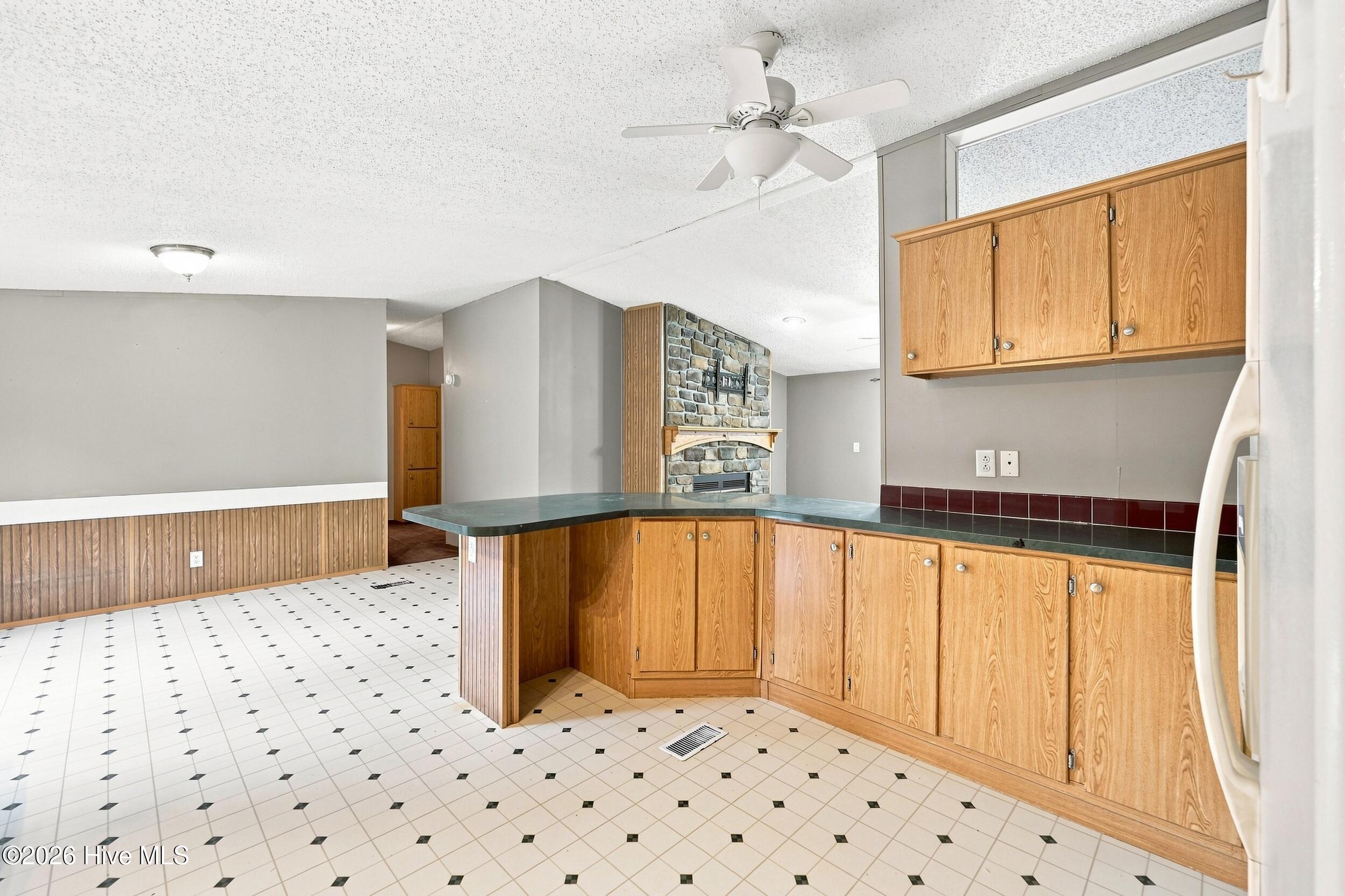 378 Neck Road Property Photo 10