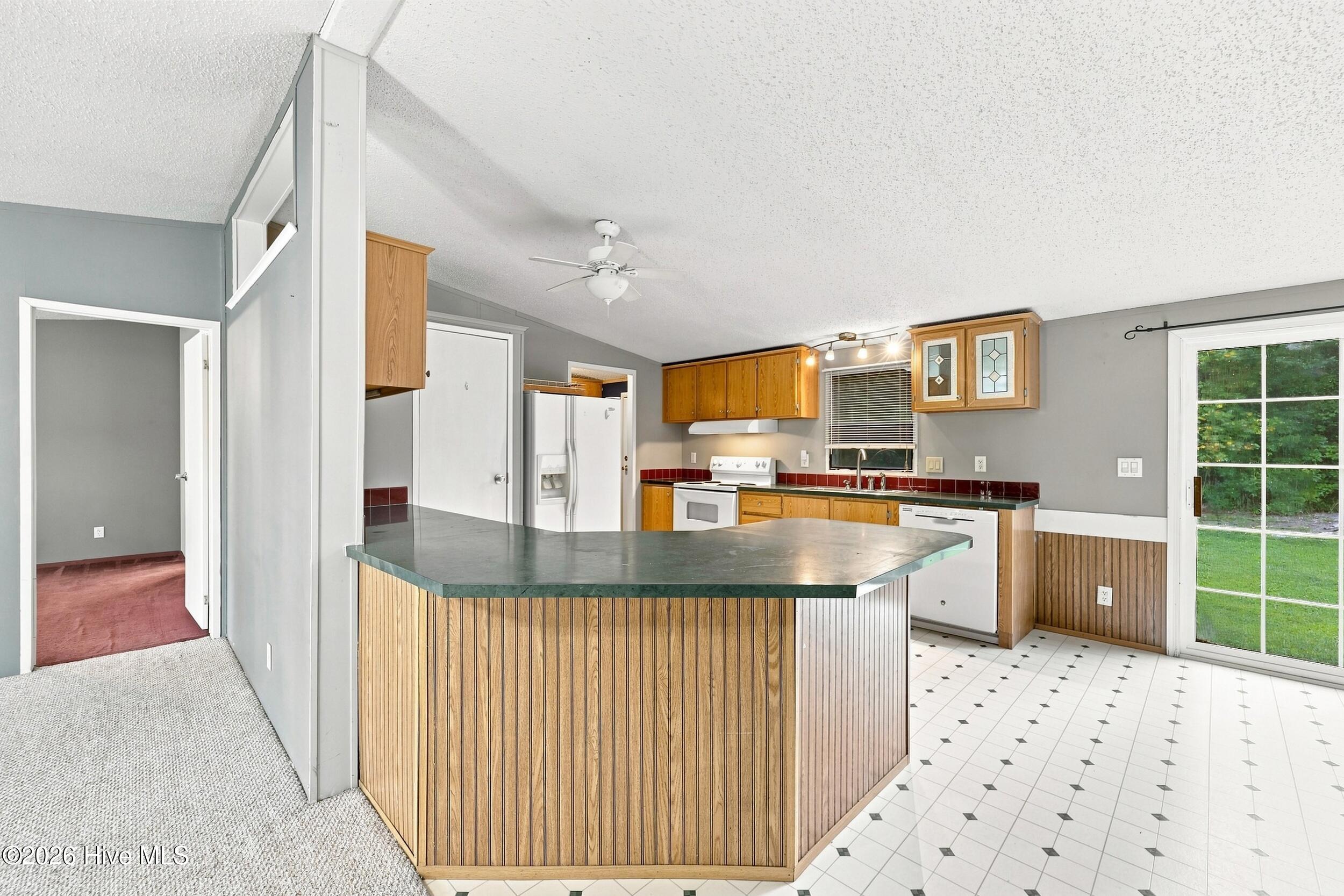378 Neck Road Property Photo 12