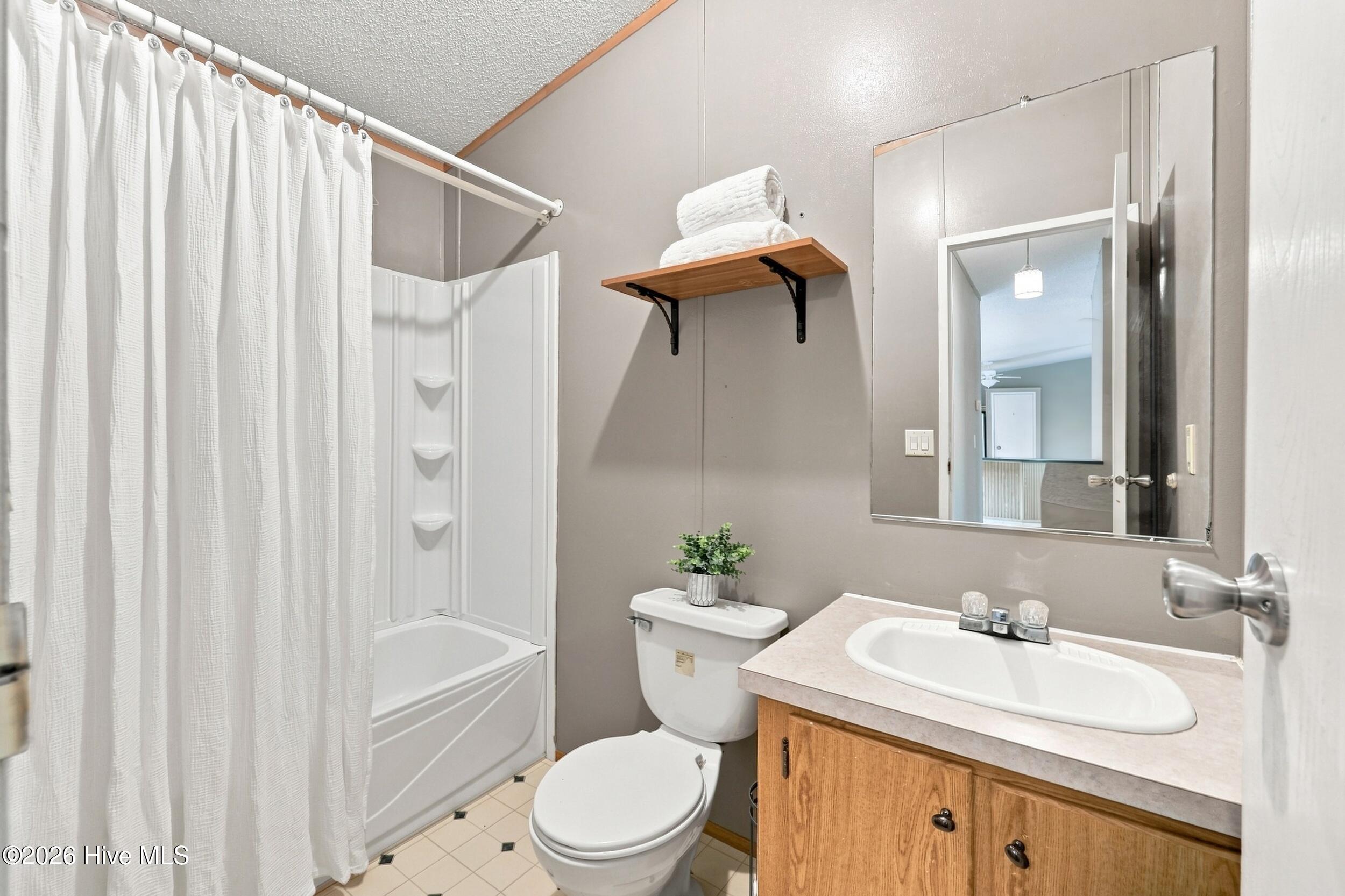 378 Neck Road Property Photo 23