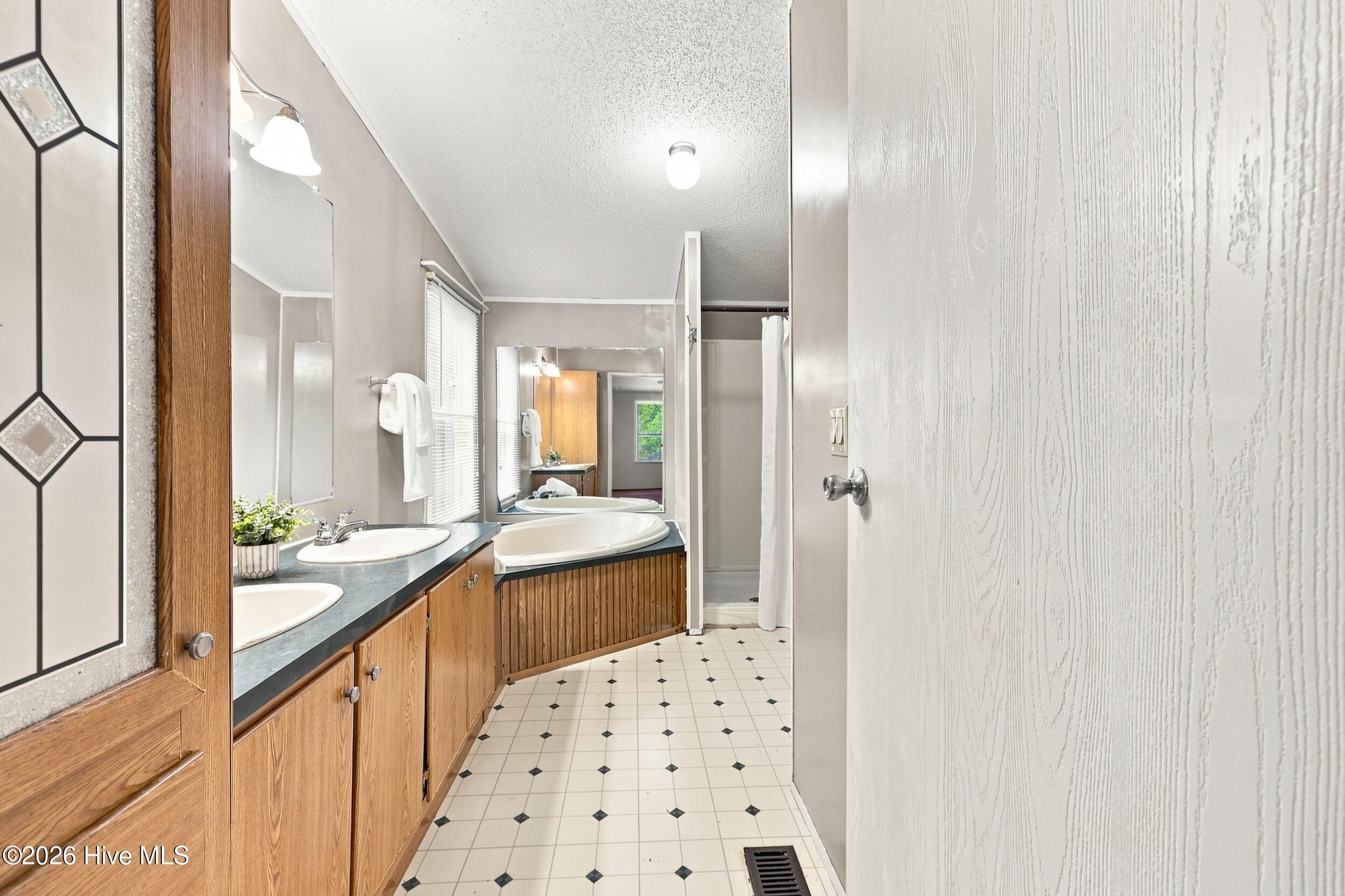 378 Neck Road Property Photo 24