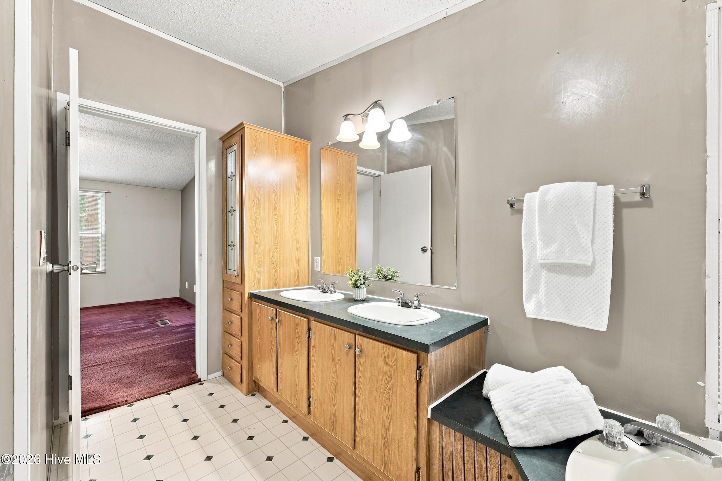378 Neck Road Property Photo 26
