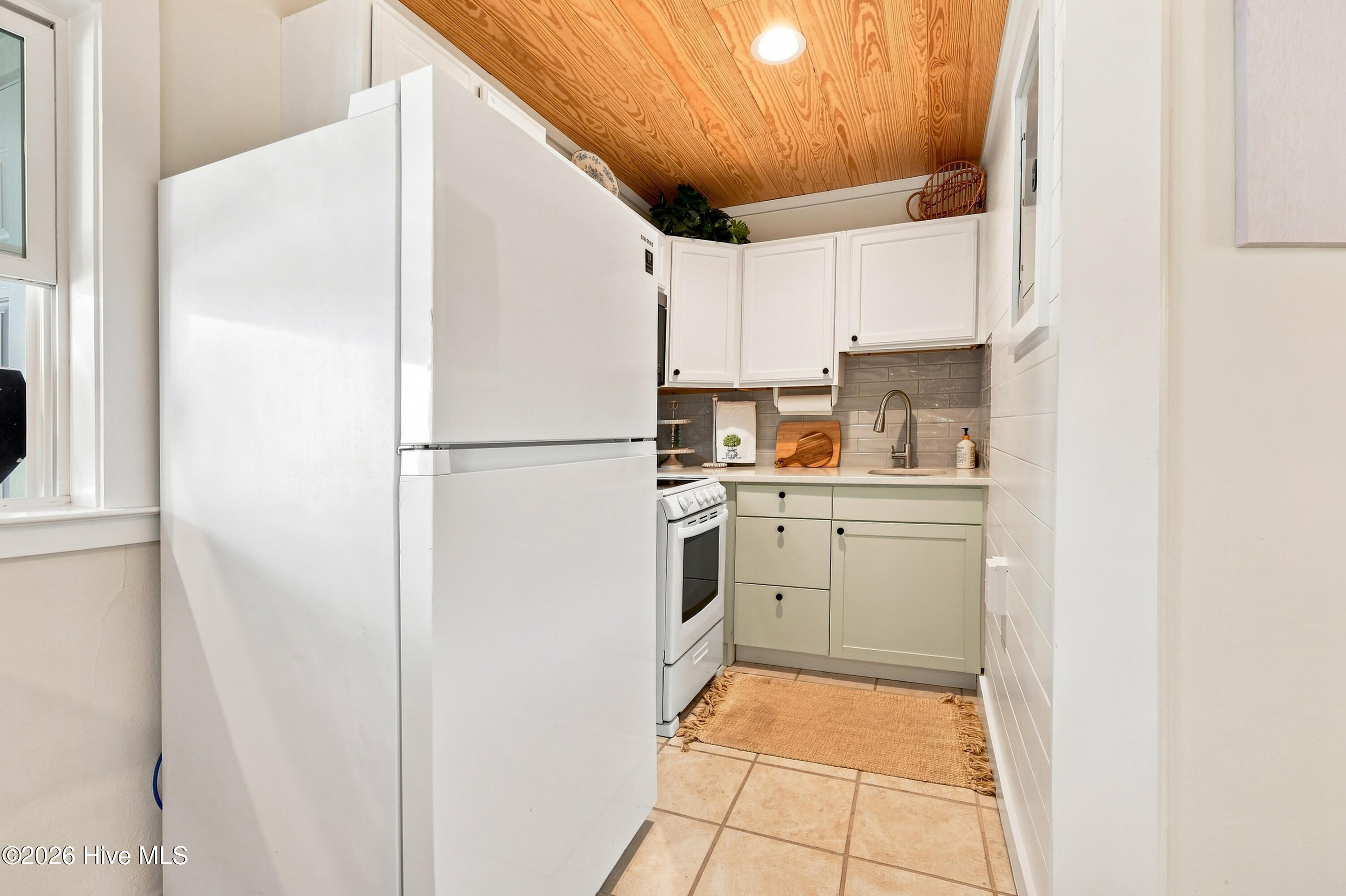 2306 Emerald Drive 2 Property Photo 29