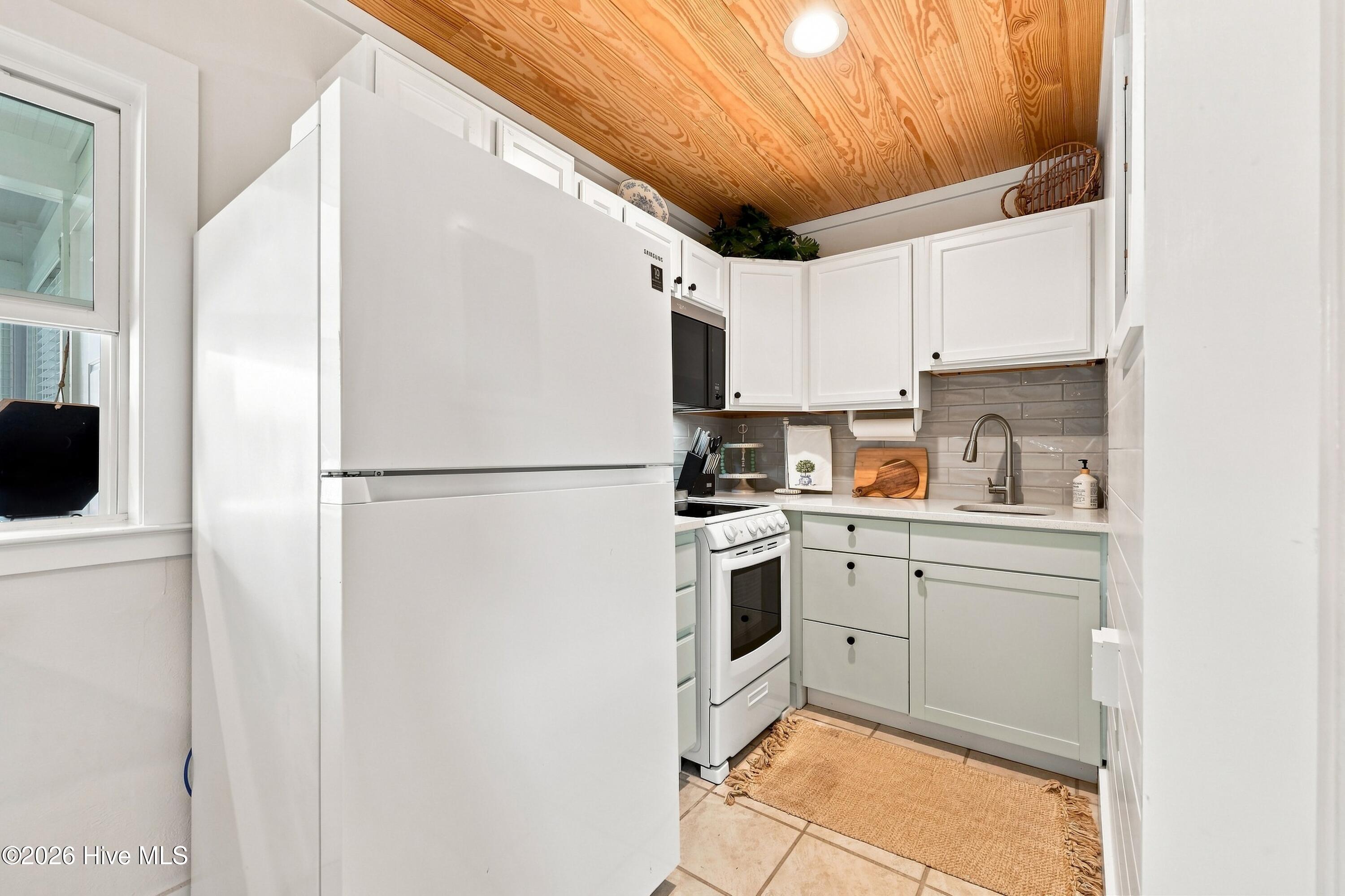 2306 Emerald Drive 2 Property Photo 31