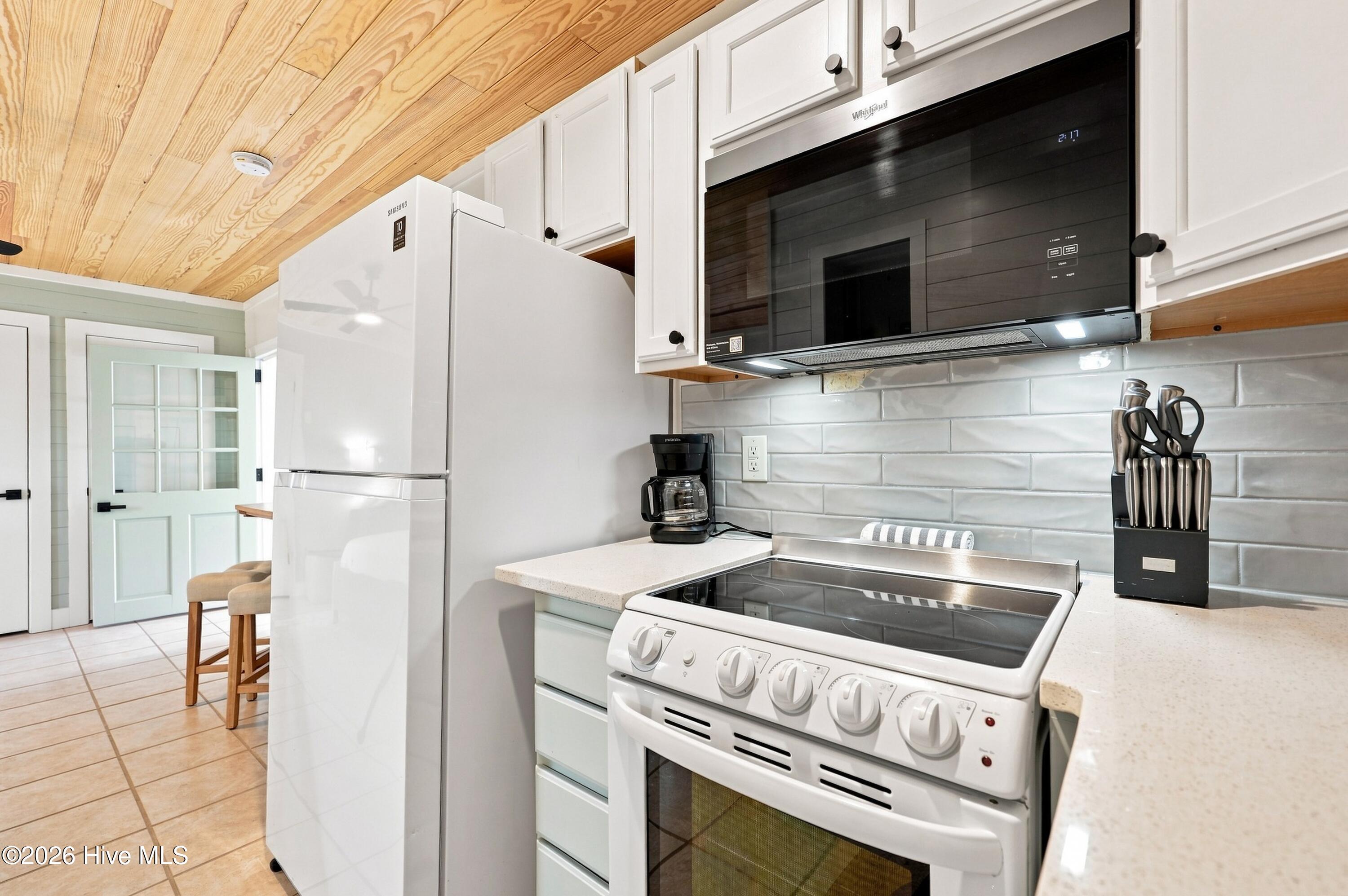 2306 Emerald Drive 2 Property Photo 32