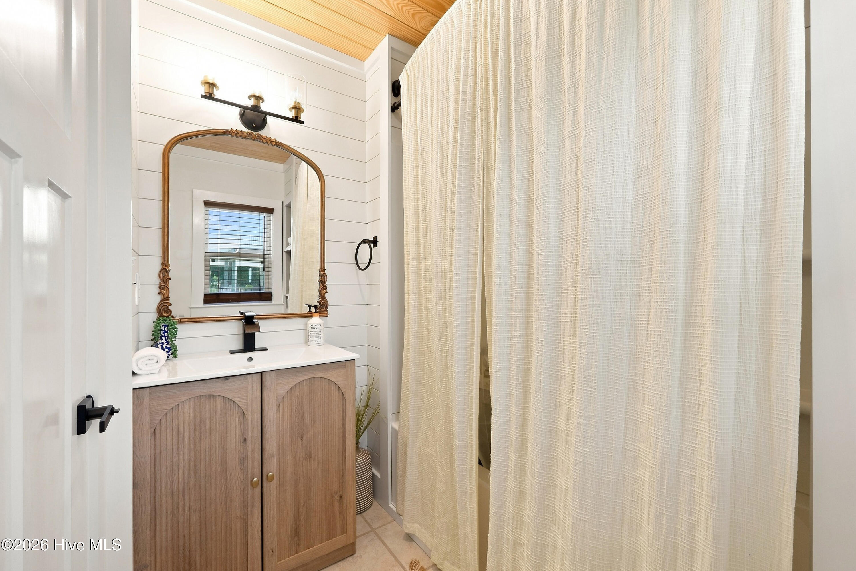 2306 Emerald Drive 2 Property Photo 36