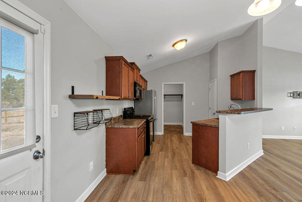 303 Sinclair Lane Property Photo 8