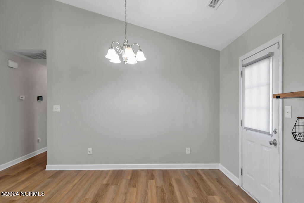 303 Sinclair Lane Property Photo 14
