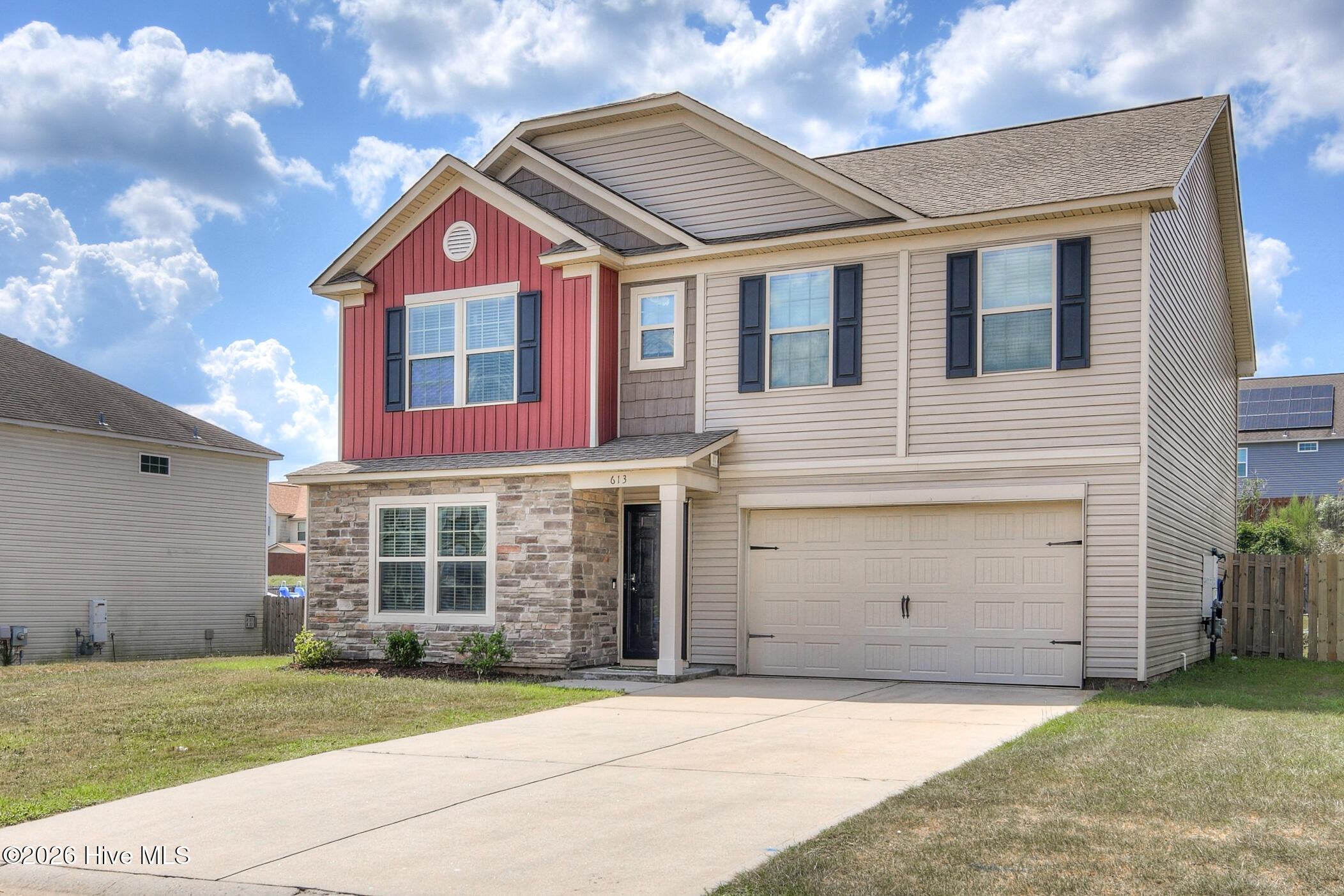 613 Buttonwood Drive Property Photo 1