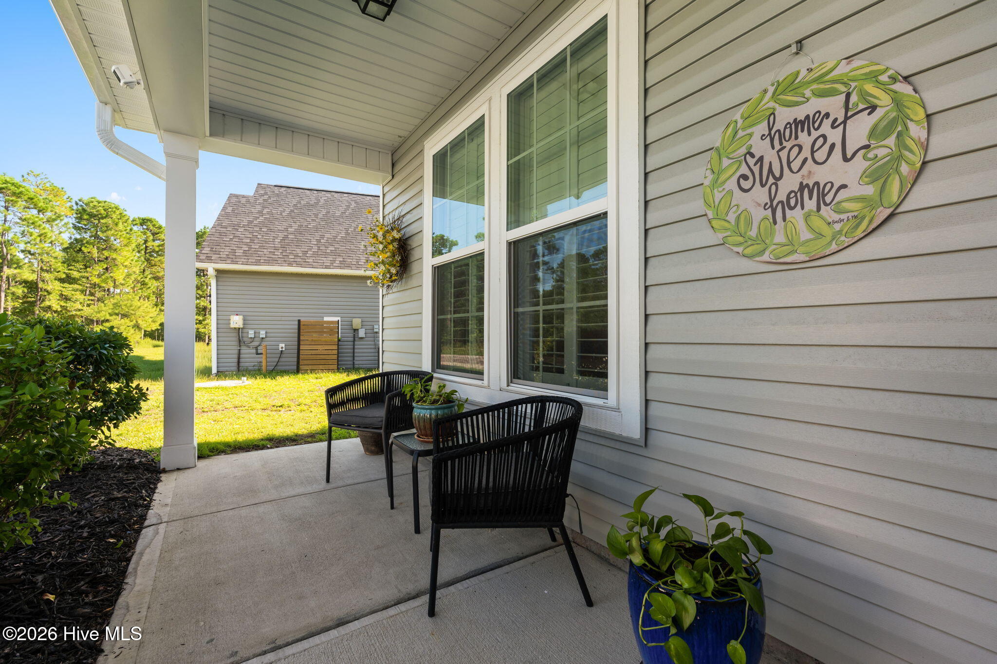 1611 E New Carraway Place Se Property Photo 3