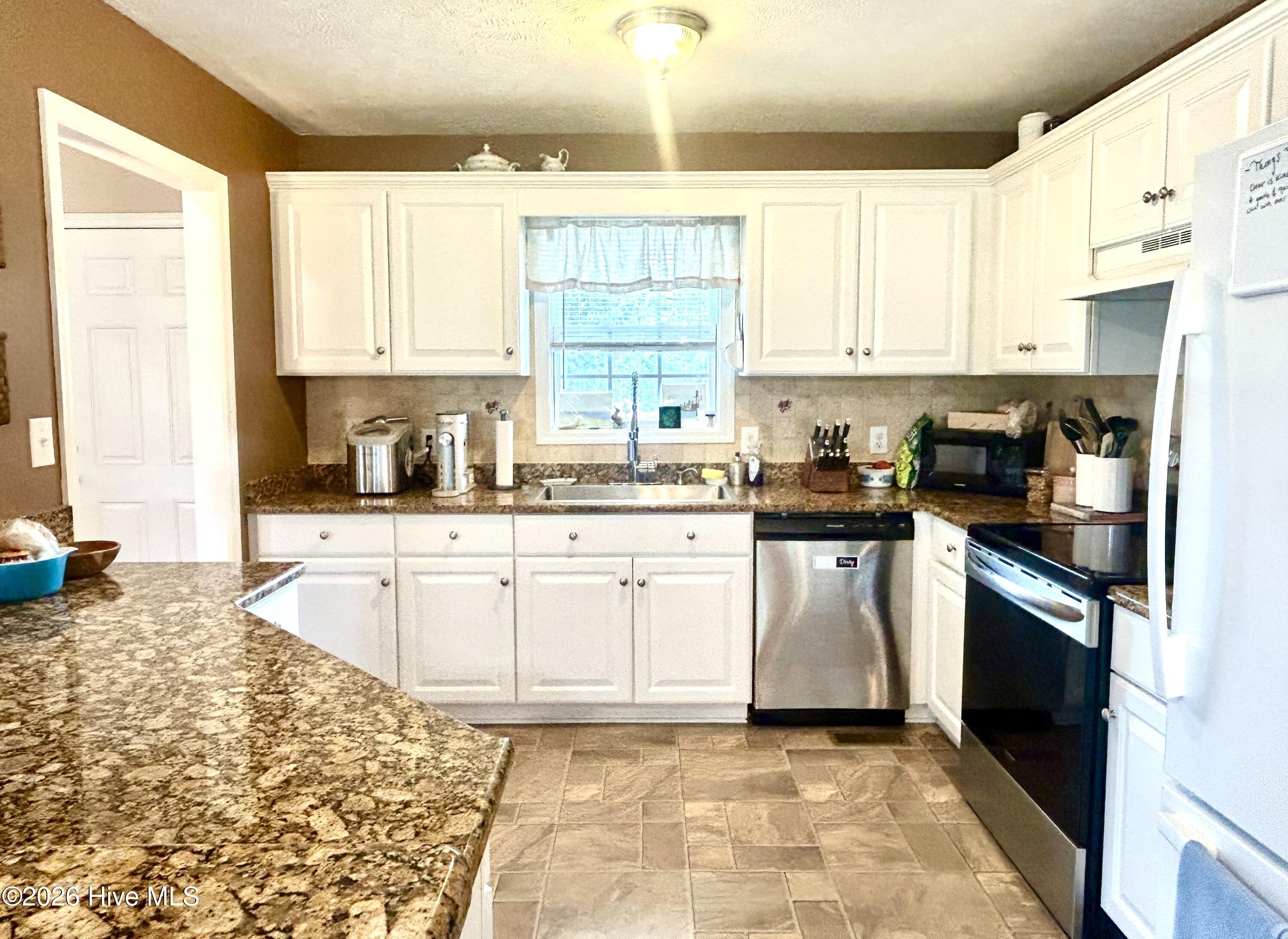 9361 Mcleod Road Property Photo 15
