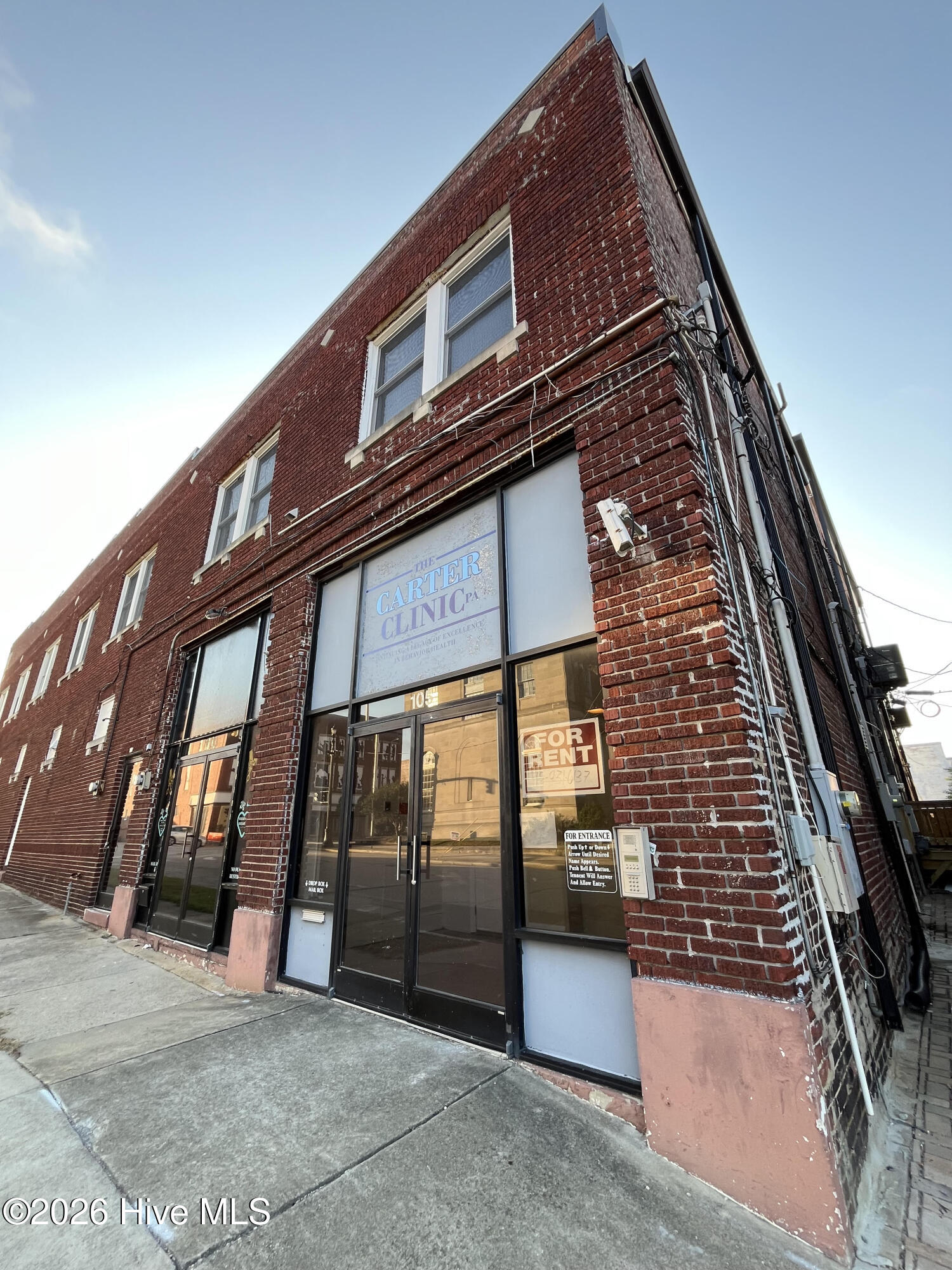 105 Douglas Street E Property Photo 1