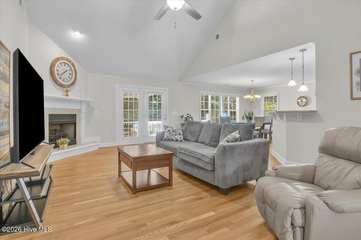 4135 Cape Landing Road Property Photo 8