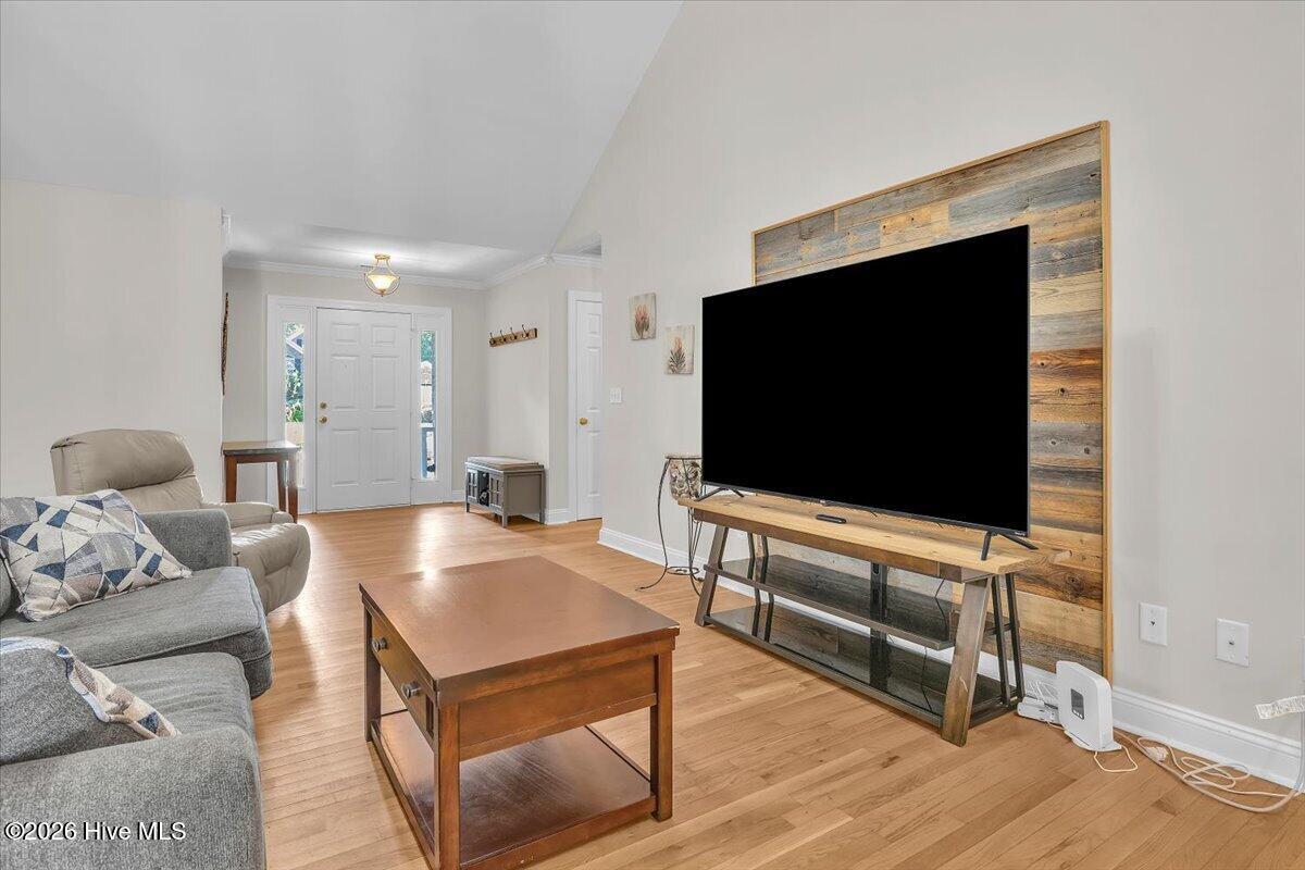 4135 Cape Landing Road Property Photo 9