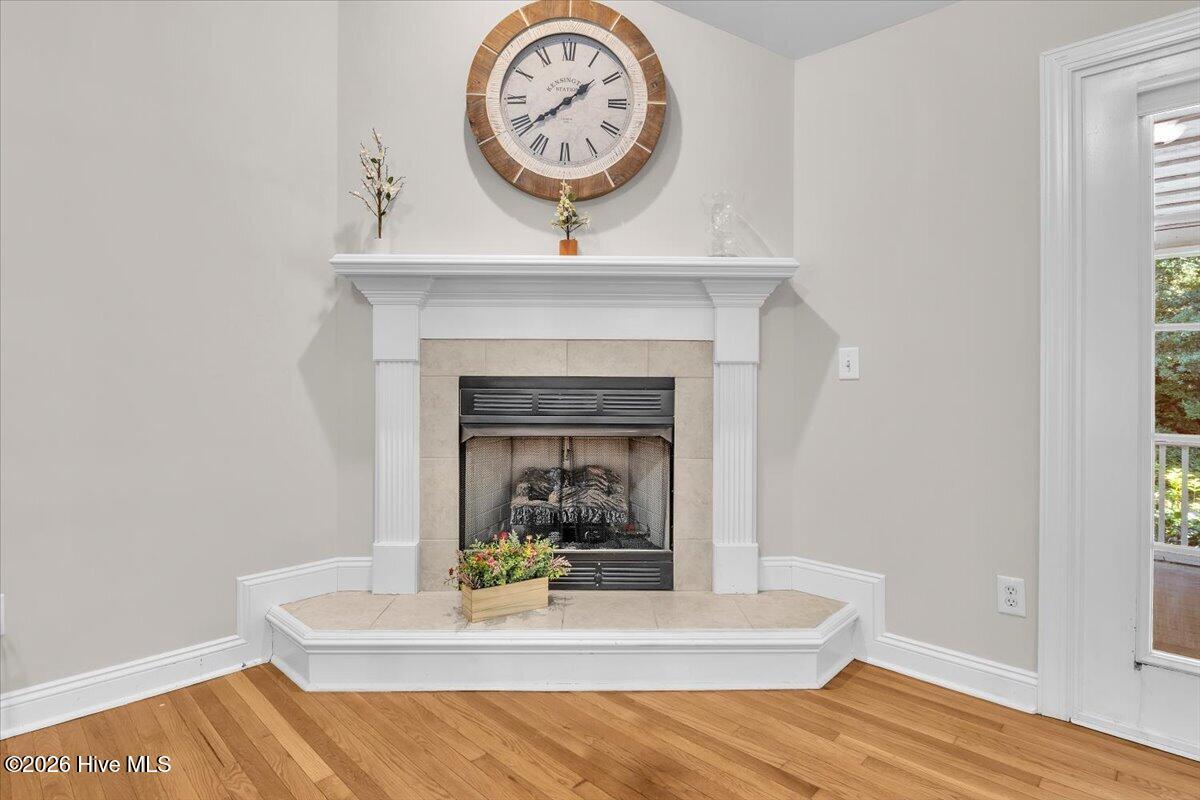 4135 Cape Landing Road Property Photo 11