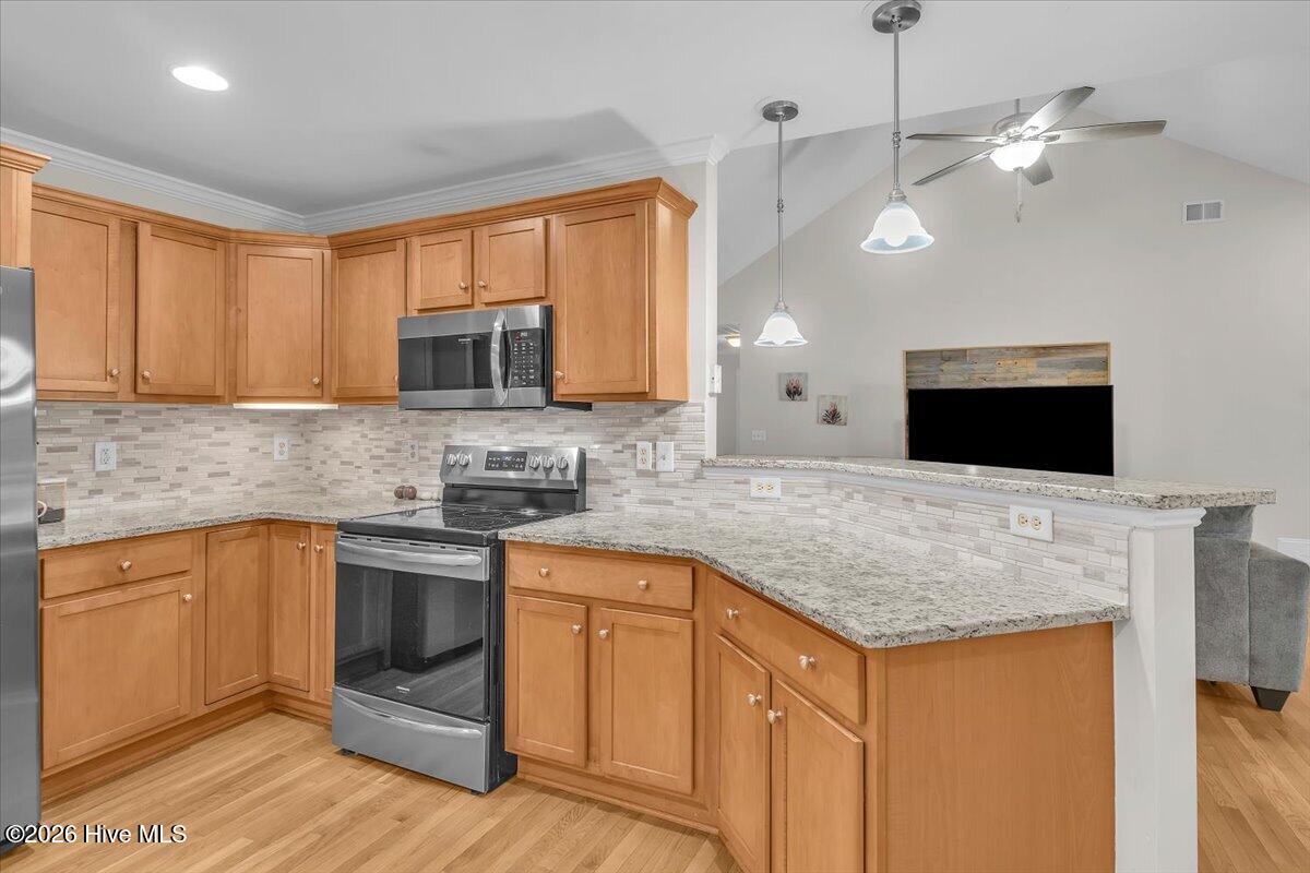 4135 Cape Landing Road Property Photo 18