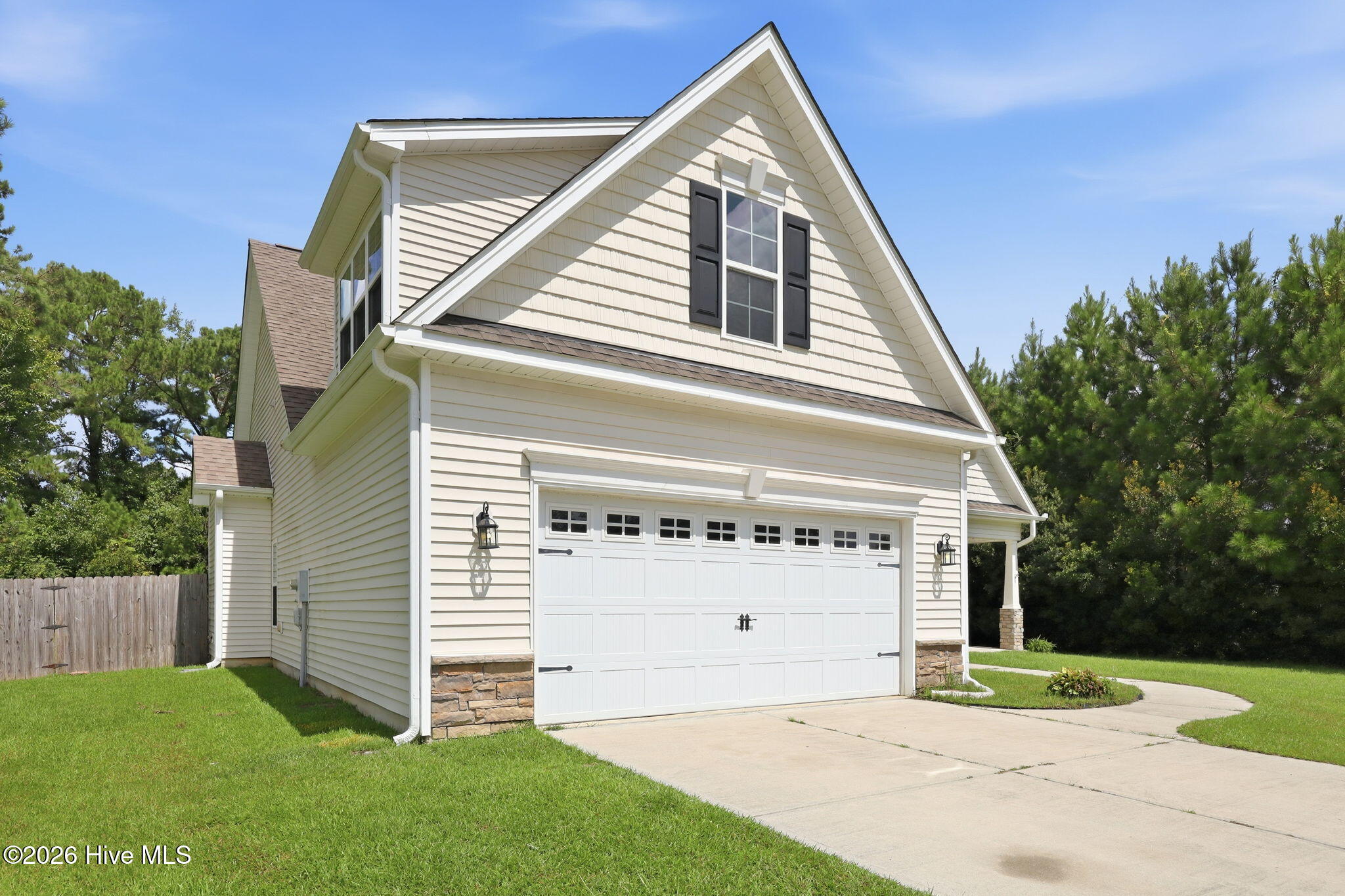 108 Bellchase Drive Property Photo 3