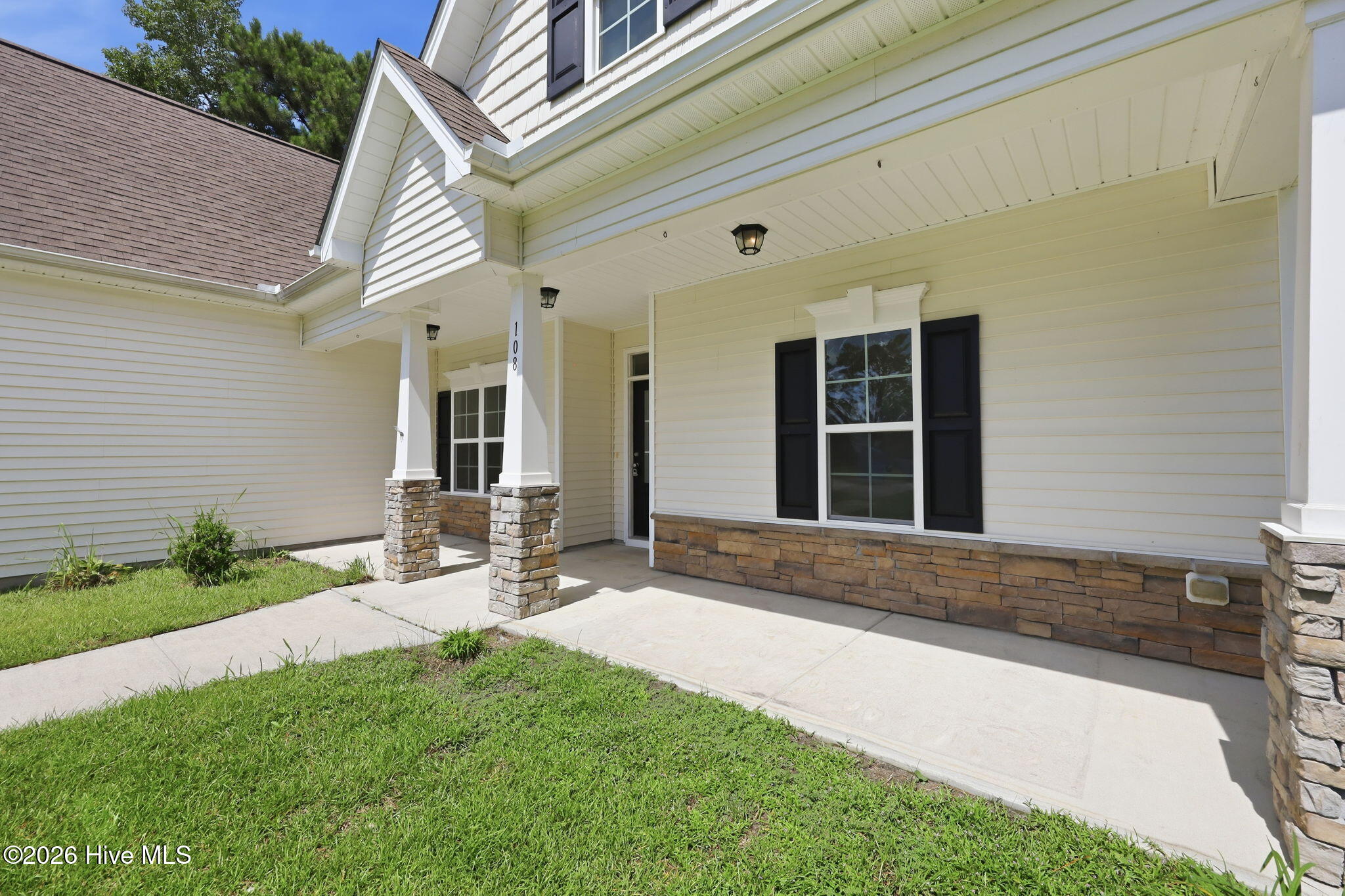 108 Bellchase Drive Property Photo 5