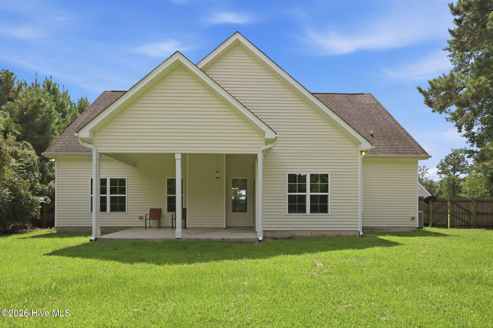 108 Bellchase Drive Property Photo 41