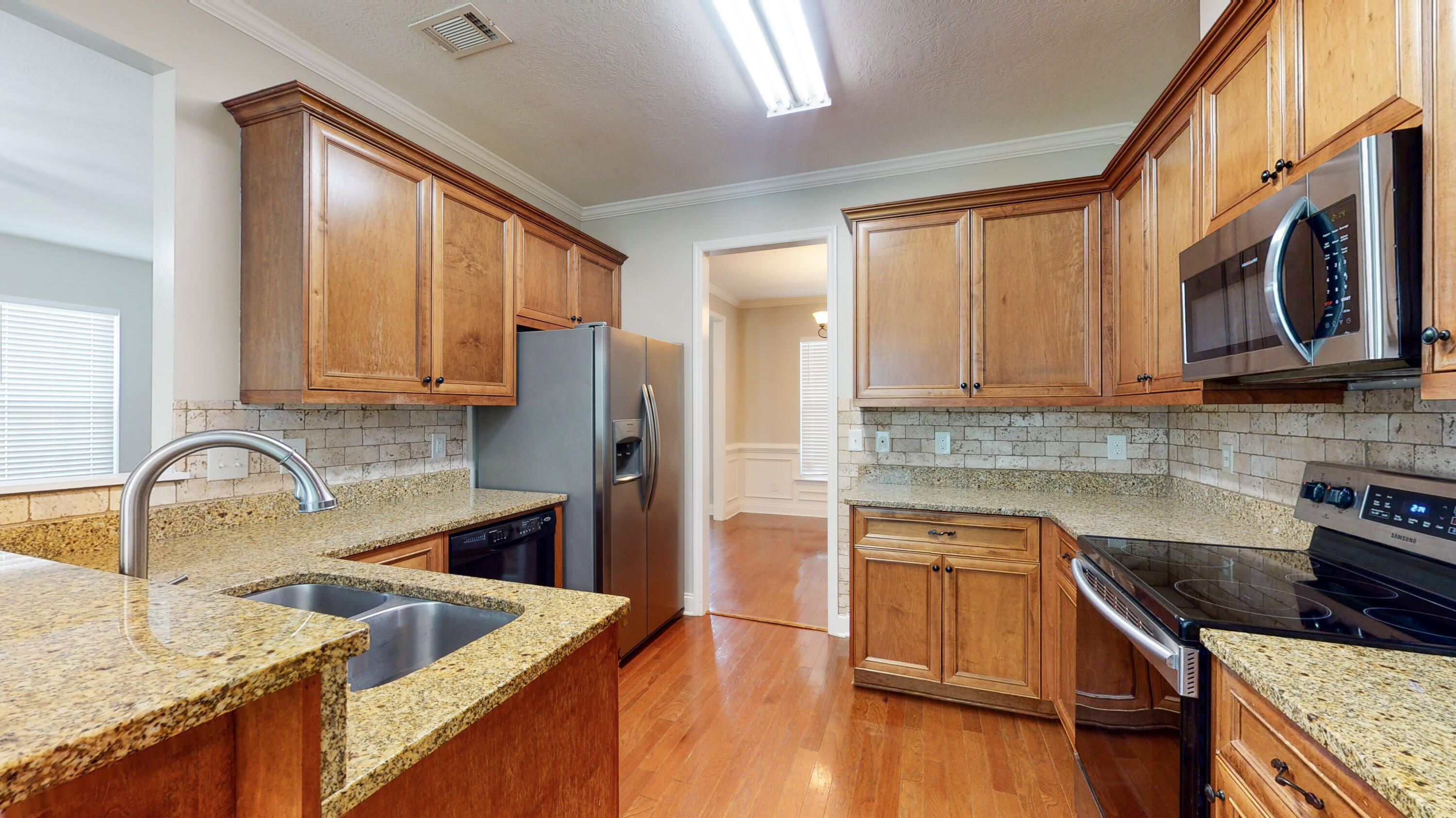 4004 Ellington Drive Property Photo 4