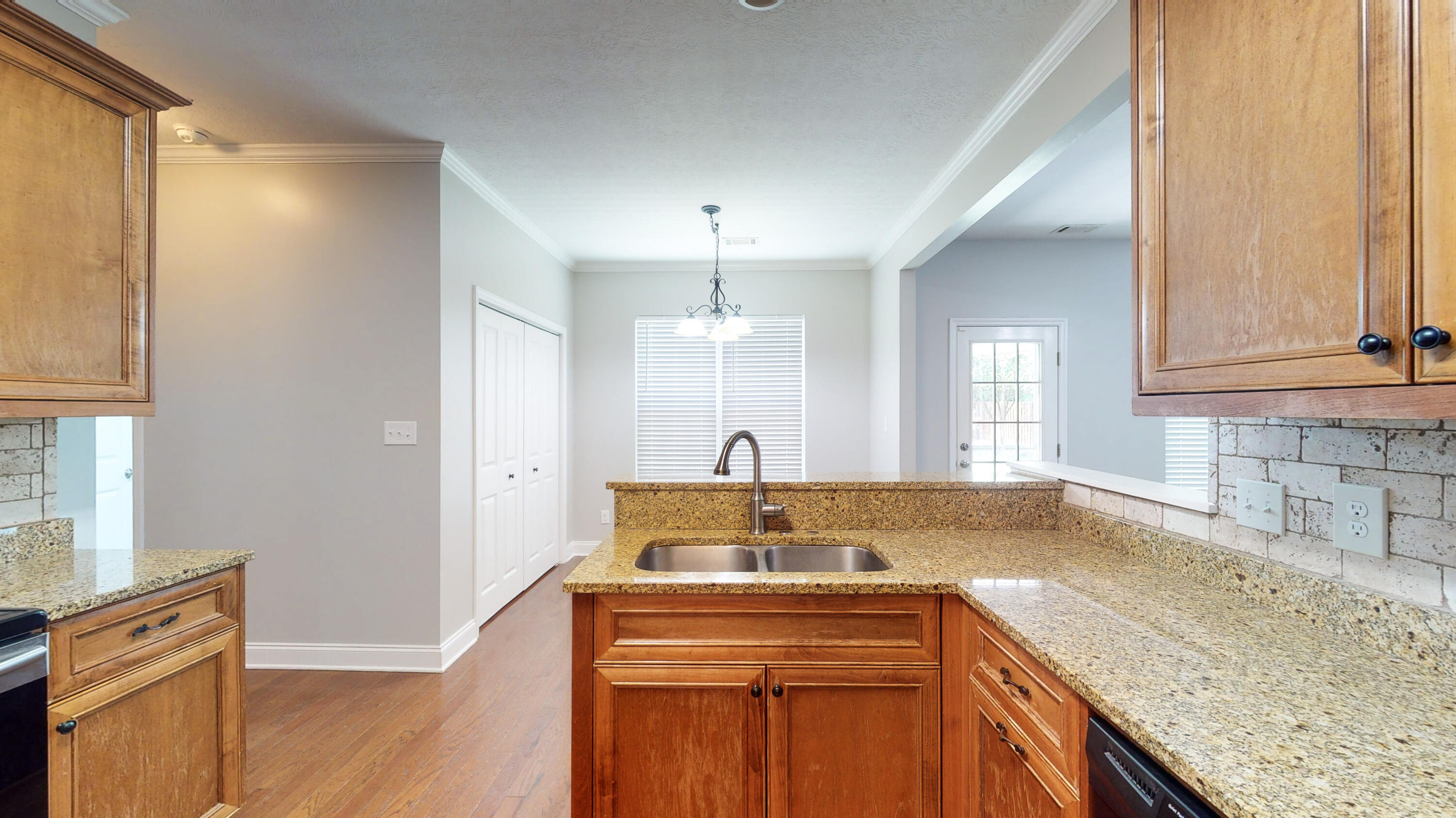4004 Ellington Drive Property Photo 6