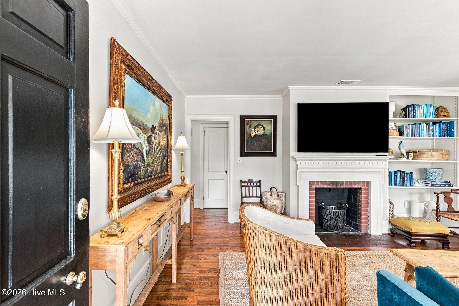 2105 Camellia Drive Property Photo 4