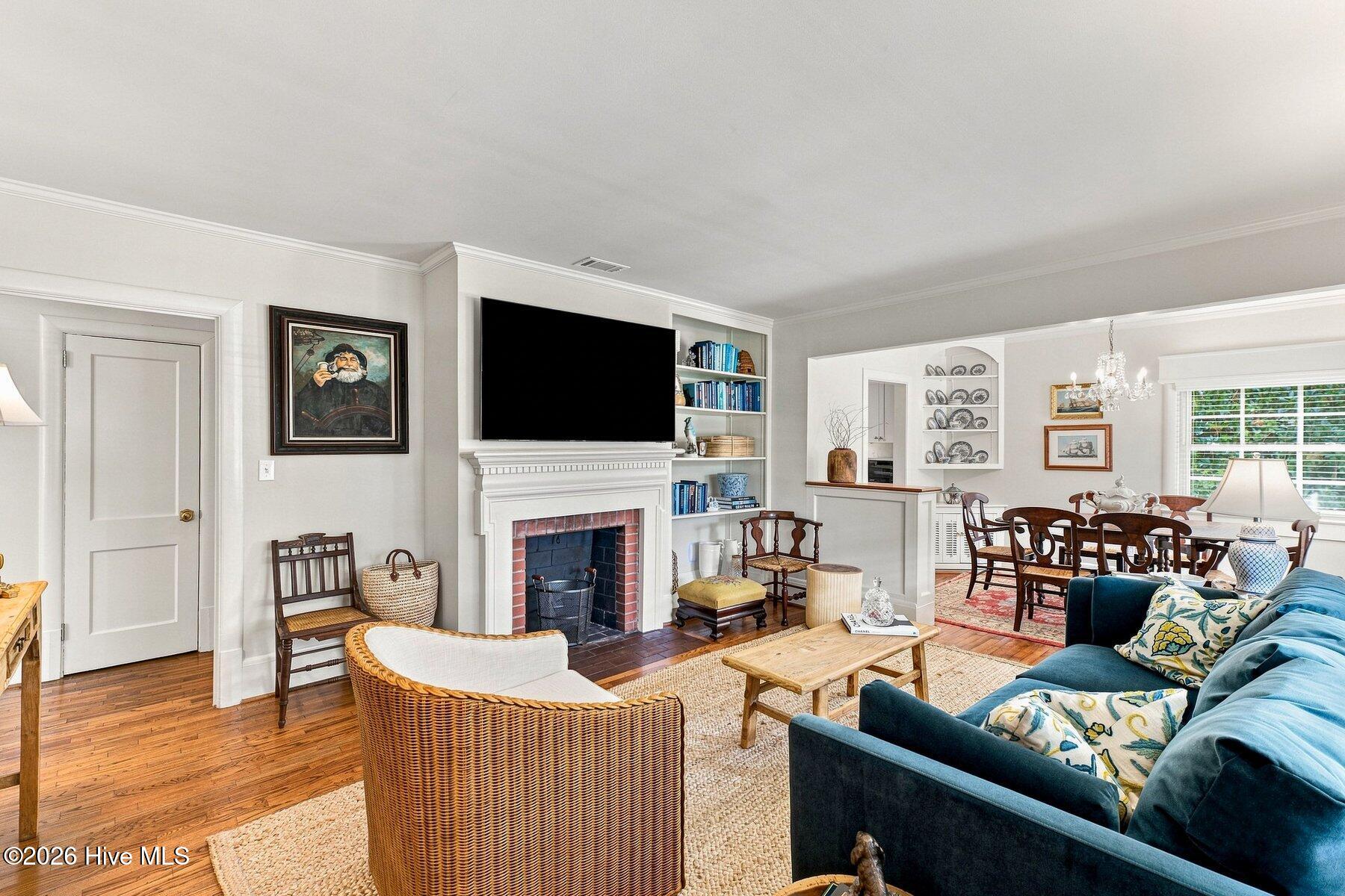 2105 Camellia Drive Property Photo 5