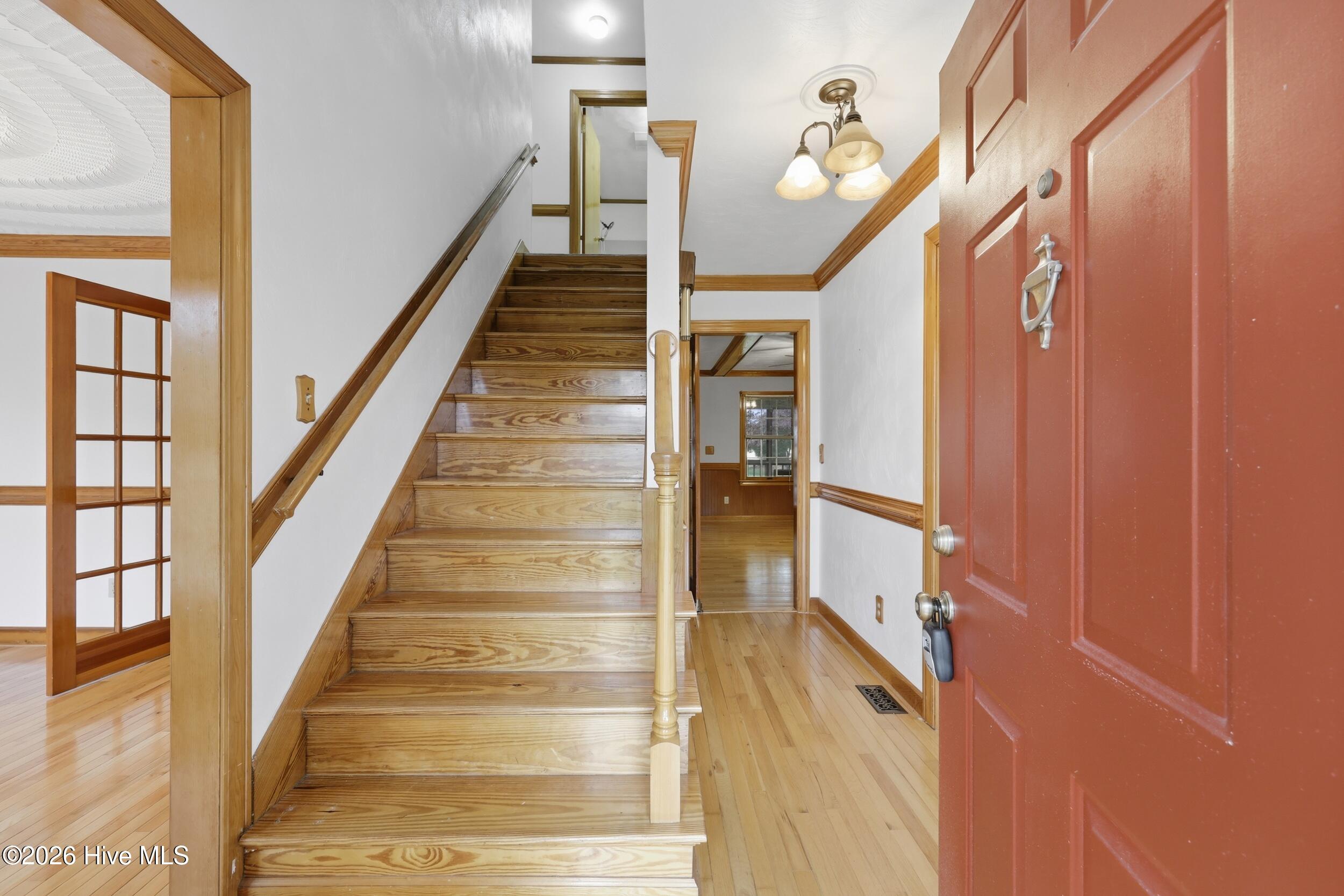 146 N Point Boulevard Property Photo 9
