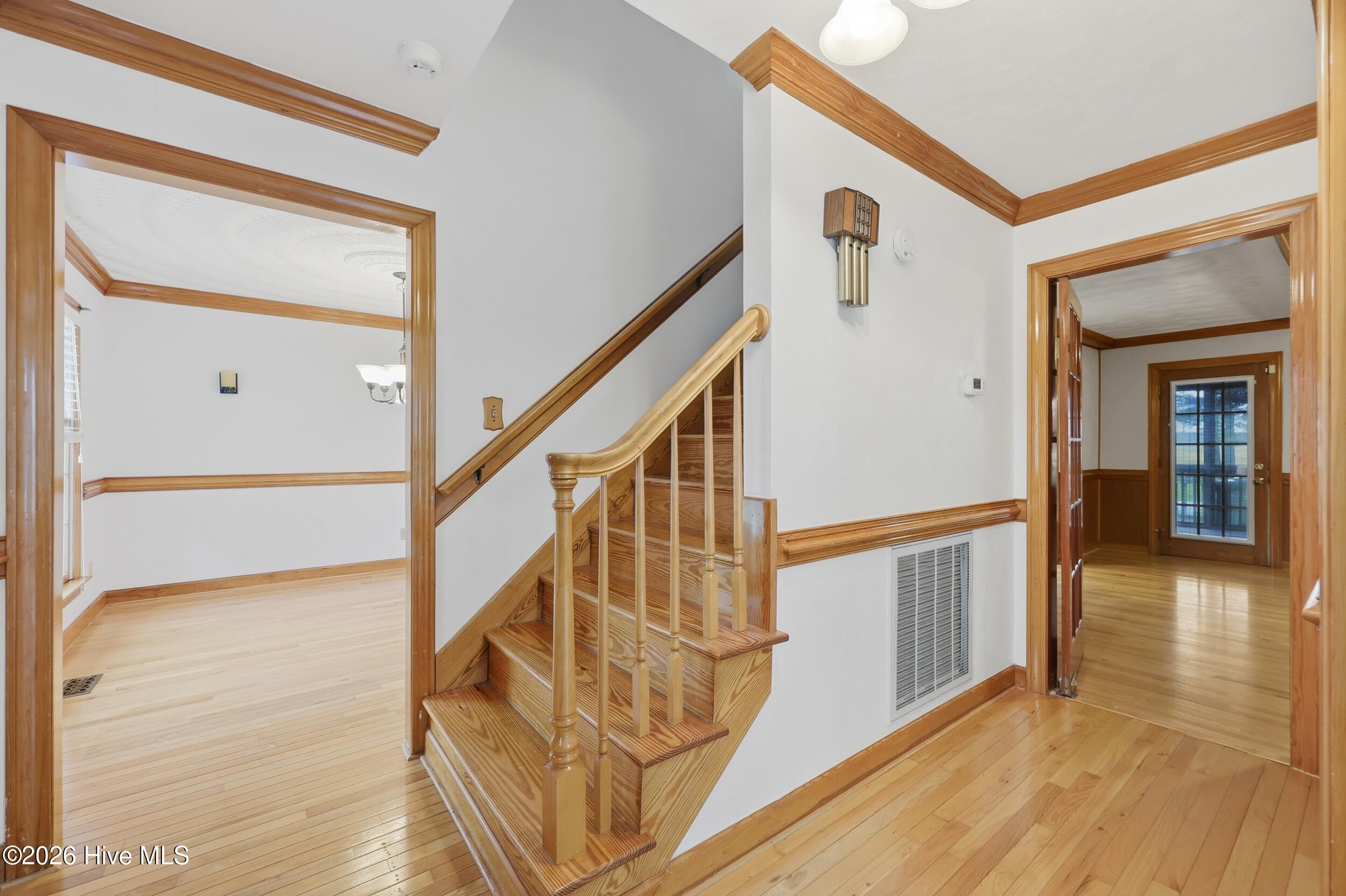 146 N Point Boulevard Property Photo 12