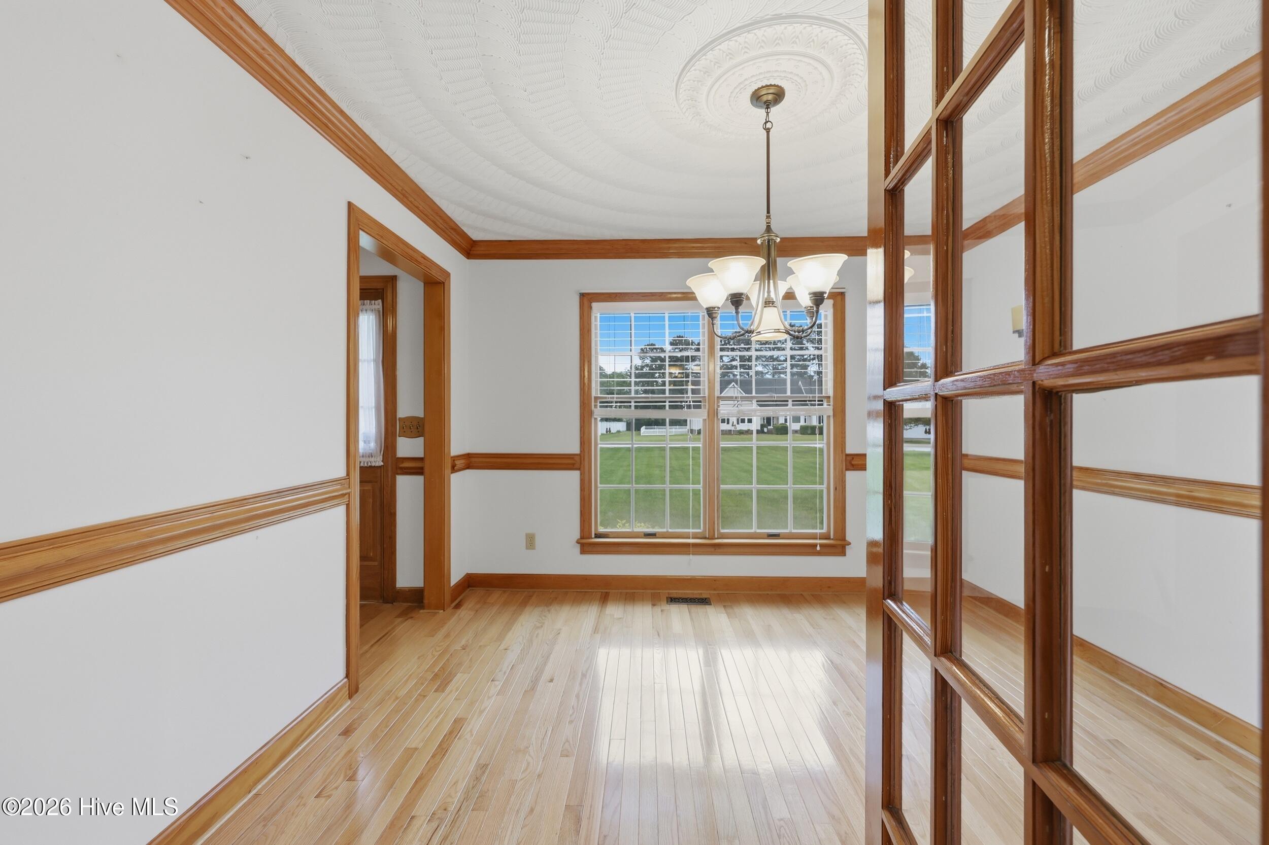 146 N Point Boulevard Property Photo 14