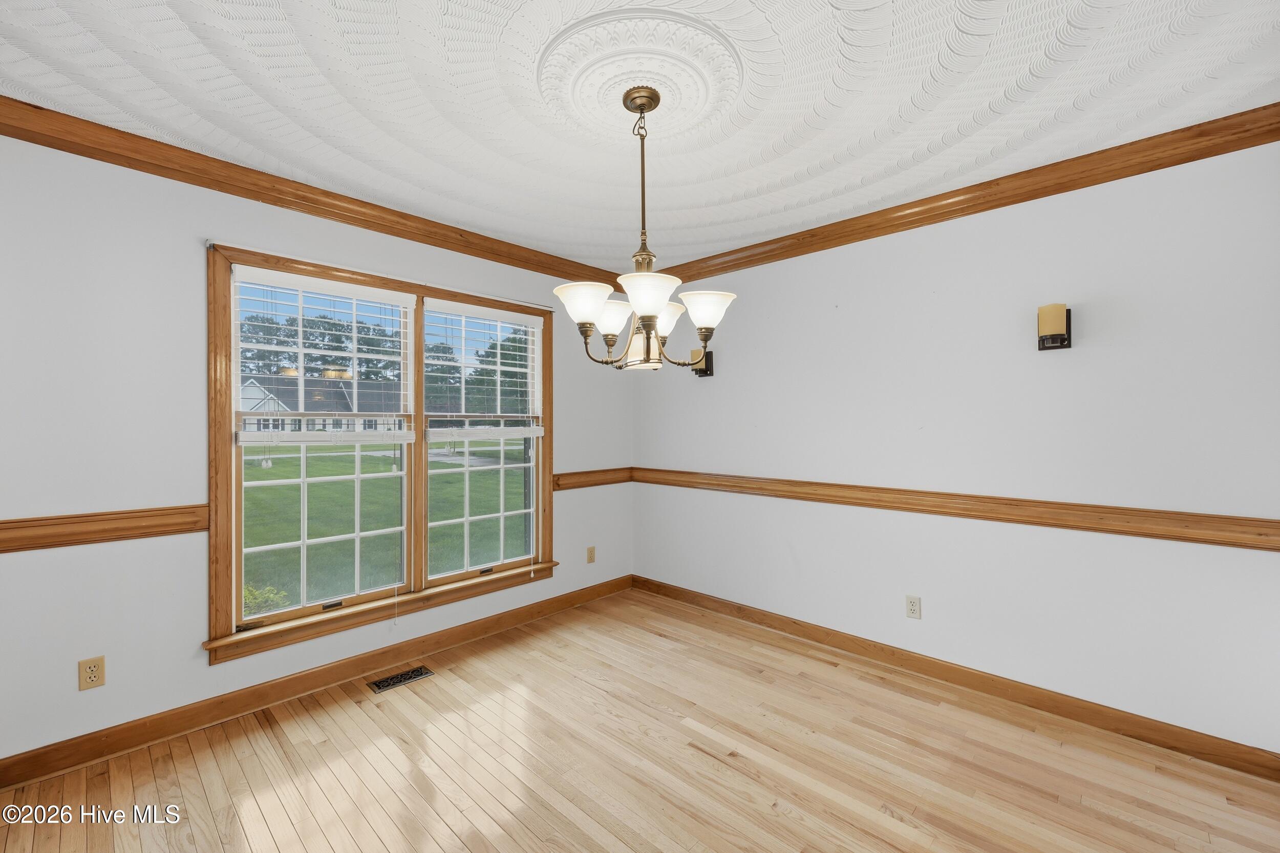 146 N Point Boulevard Property Photo 15