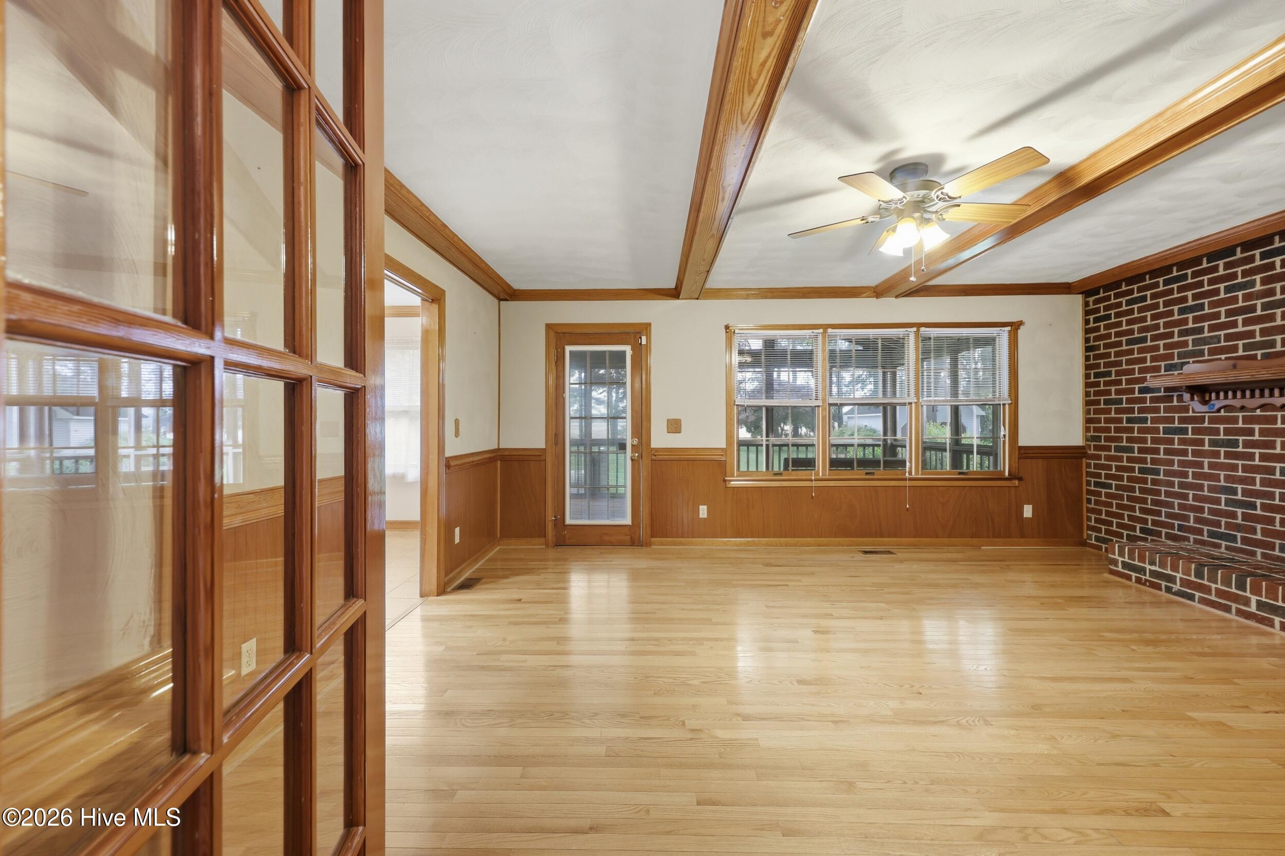 146 N Point Boulevard Property Photo 16