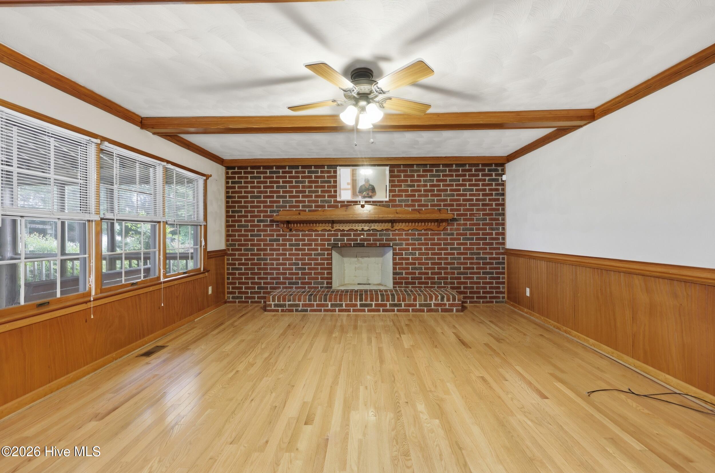146 N Point Boulevard Property Photo 17