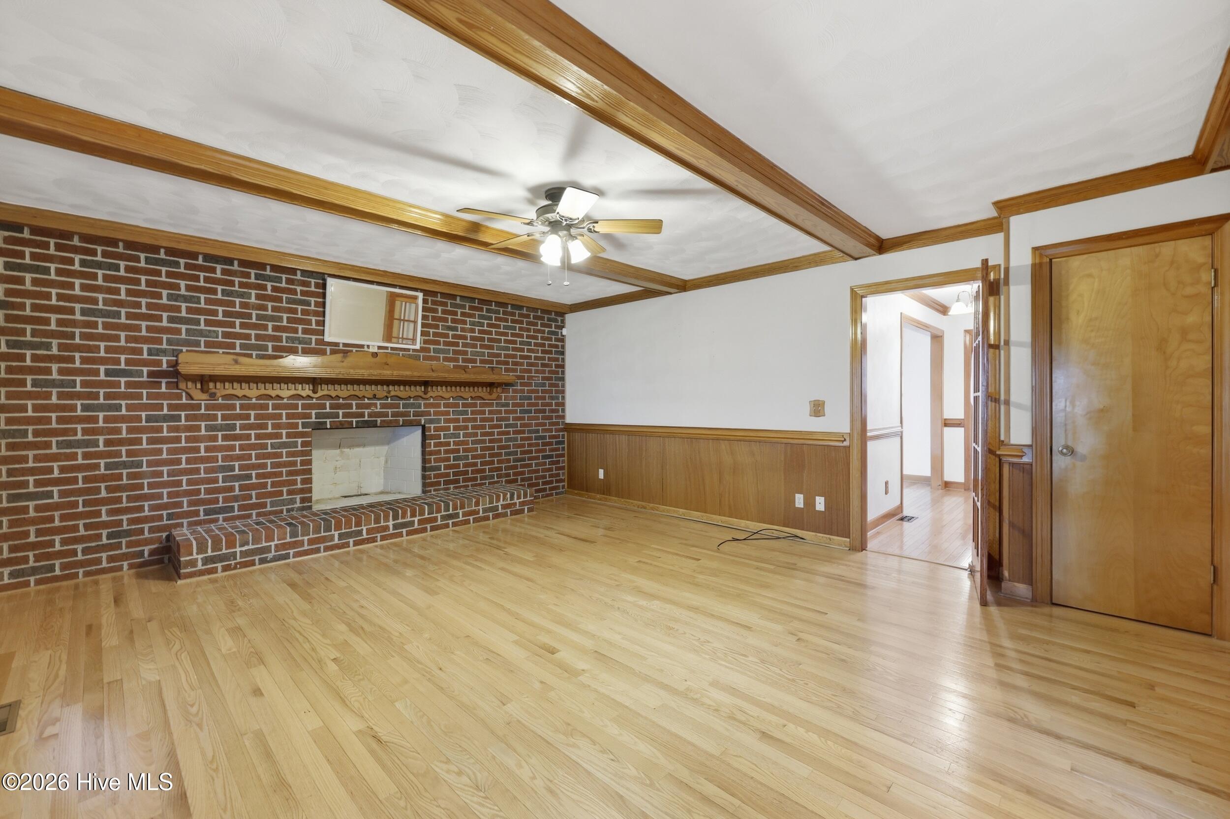 146 N Point Boulevard Property Photo 18