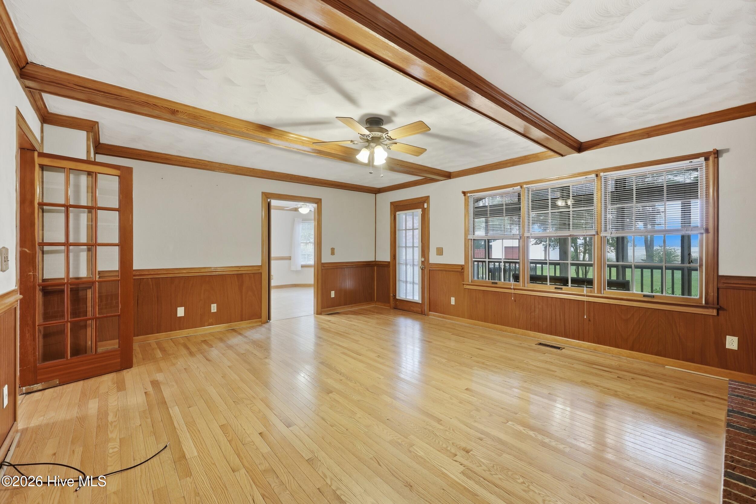 146 N Point Boulevard Property Photo 19