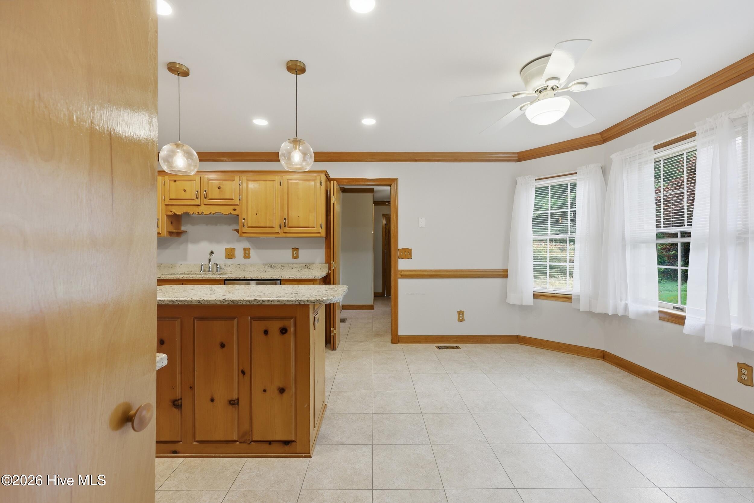 146 N Point Boulevard Property Photo 20
