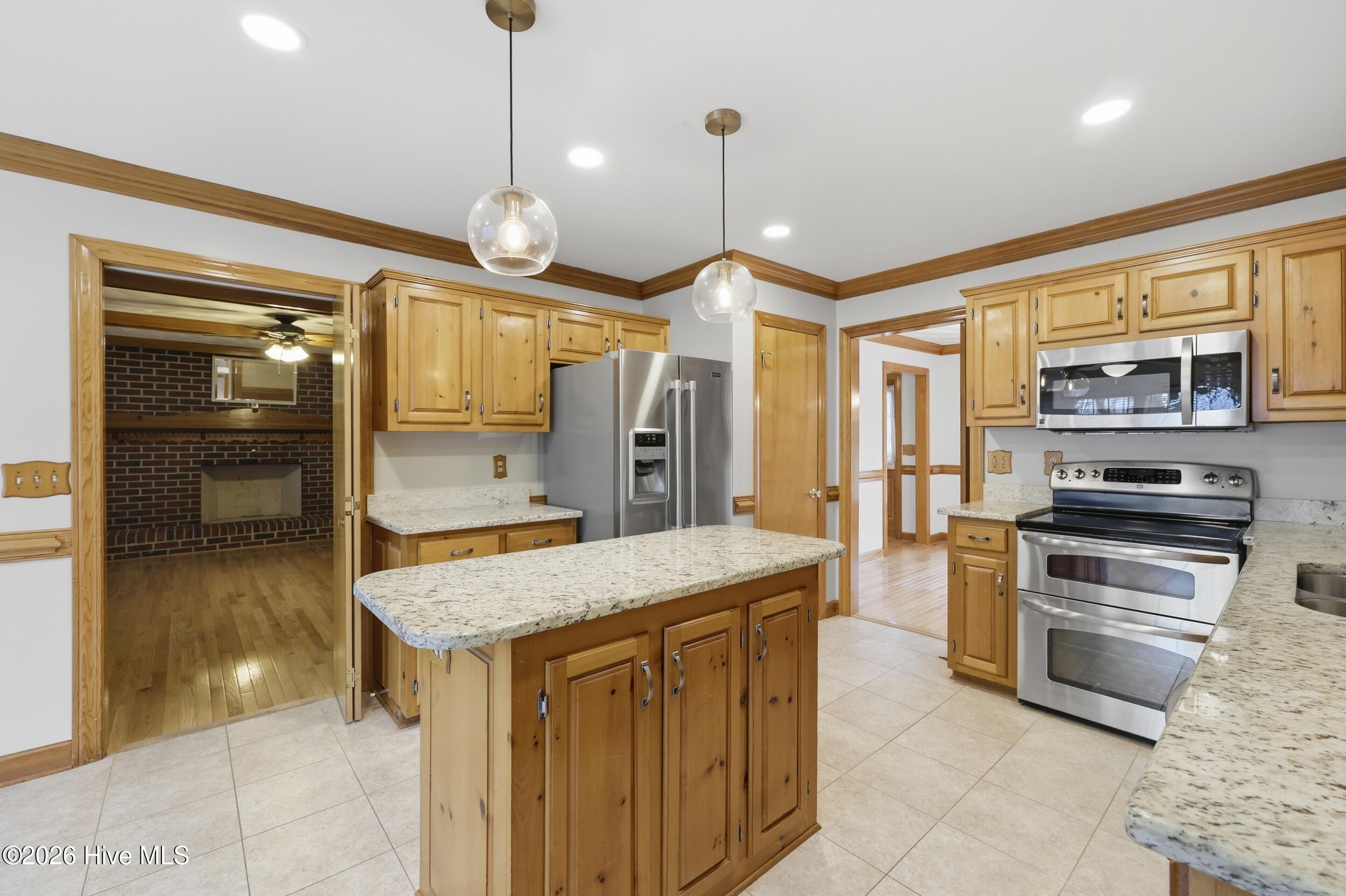 146 N Point Boulevard Property Photo 22