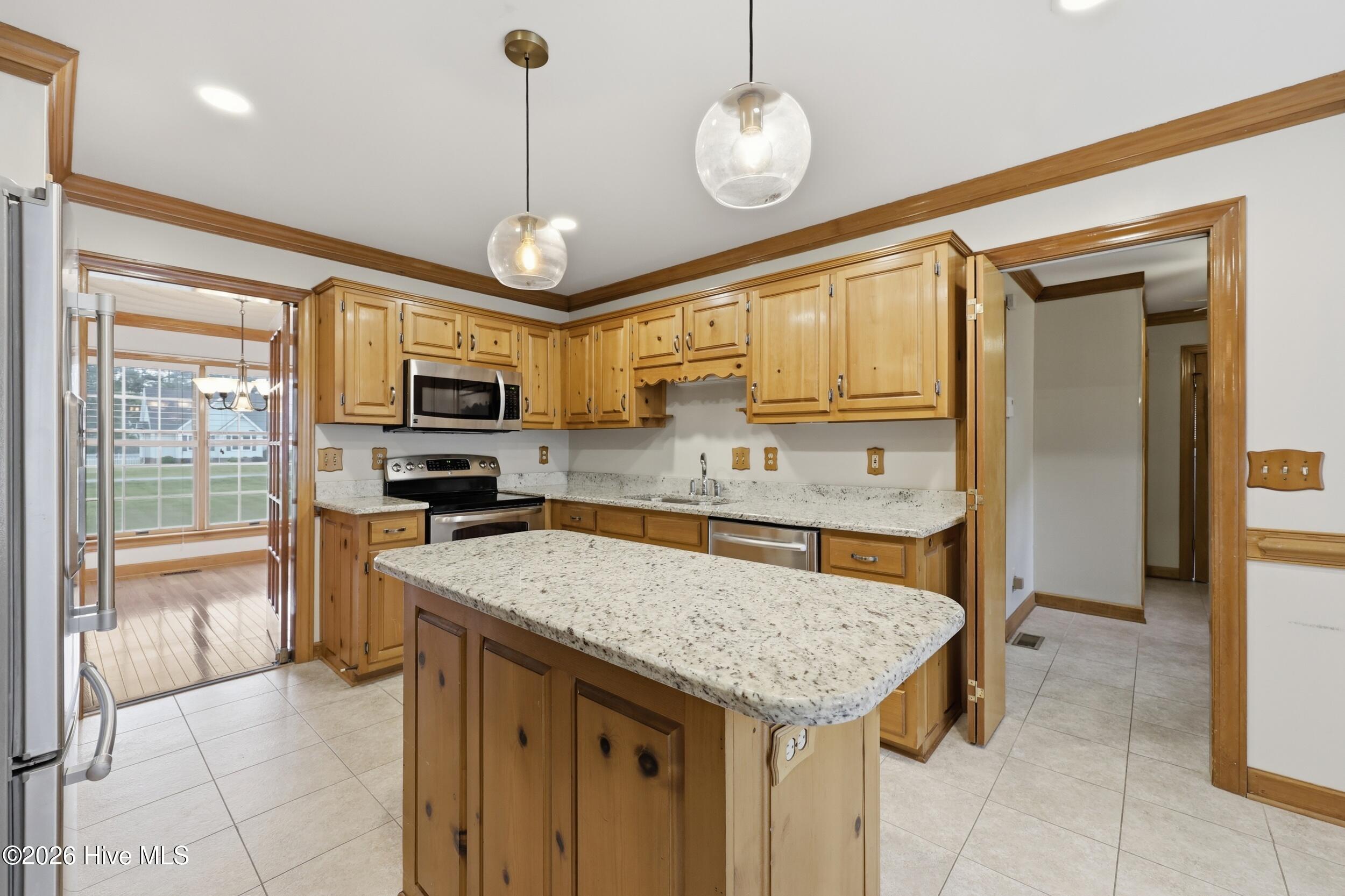 146 N Point Boulevard Property Photo 23