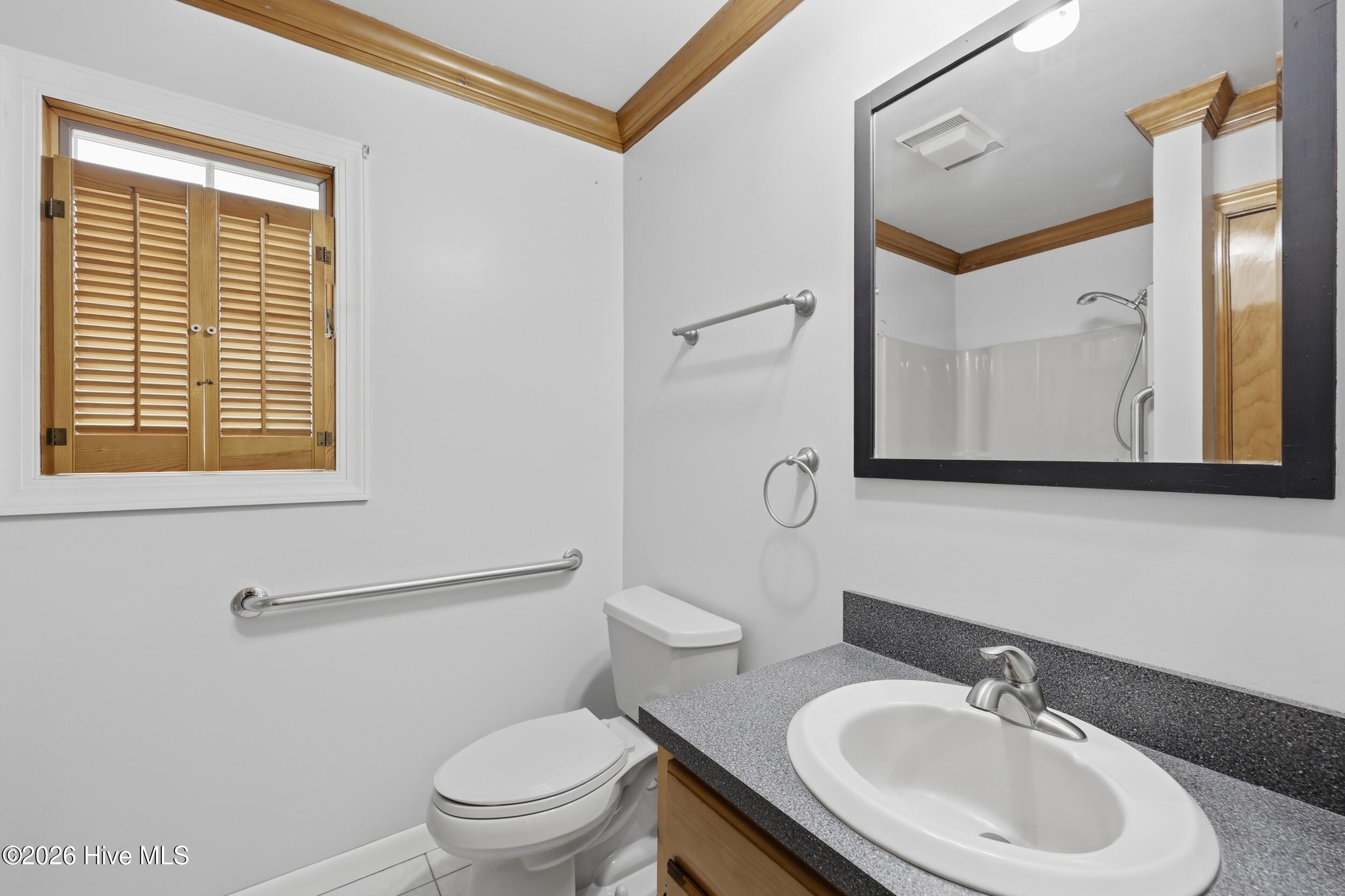 146 N Point Boulevard Property Photo 31