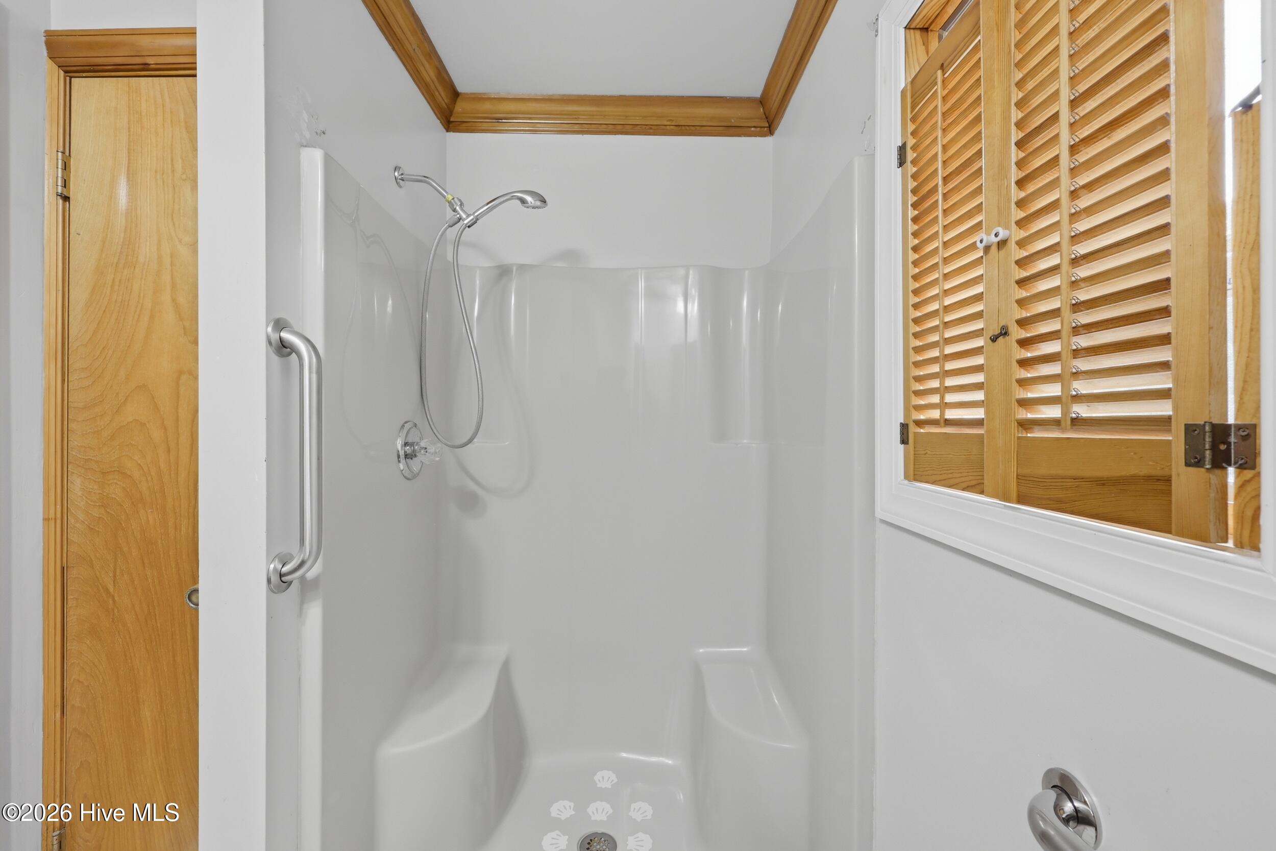 146 N Point Boulevard Property Photo 32