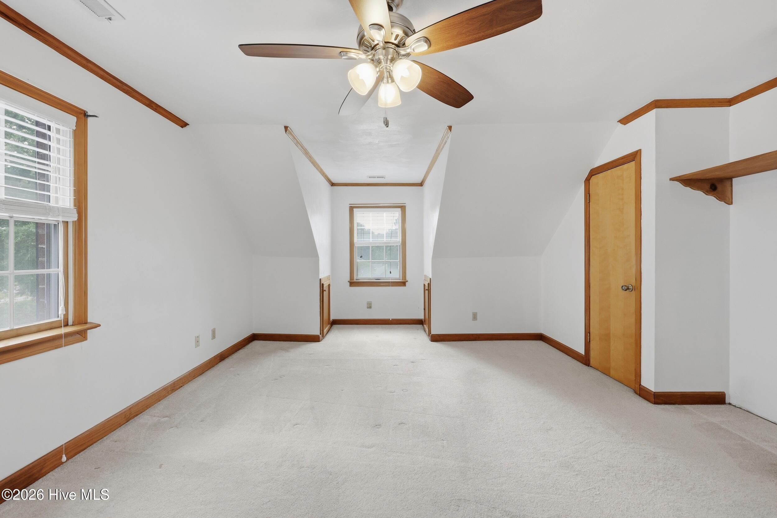 146 N Point Boulevard Property Photo 35