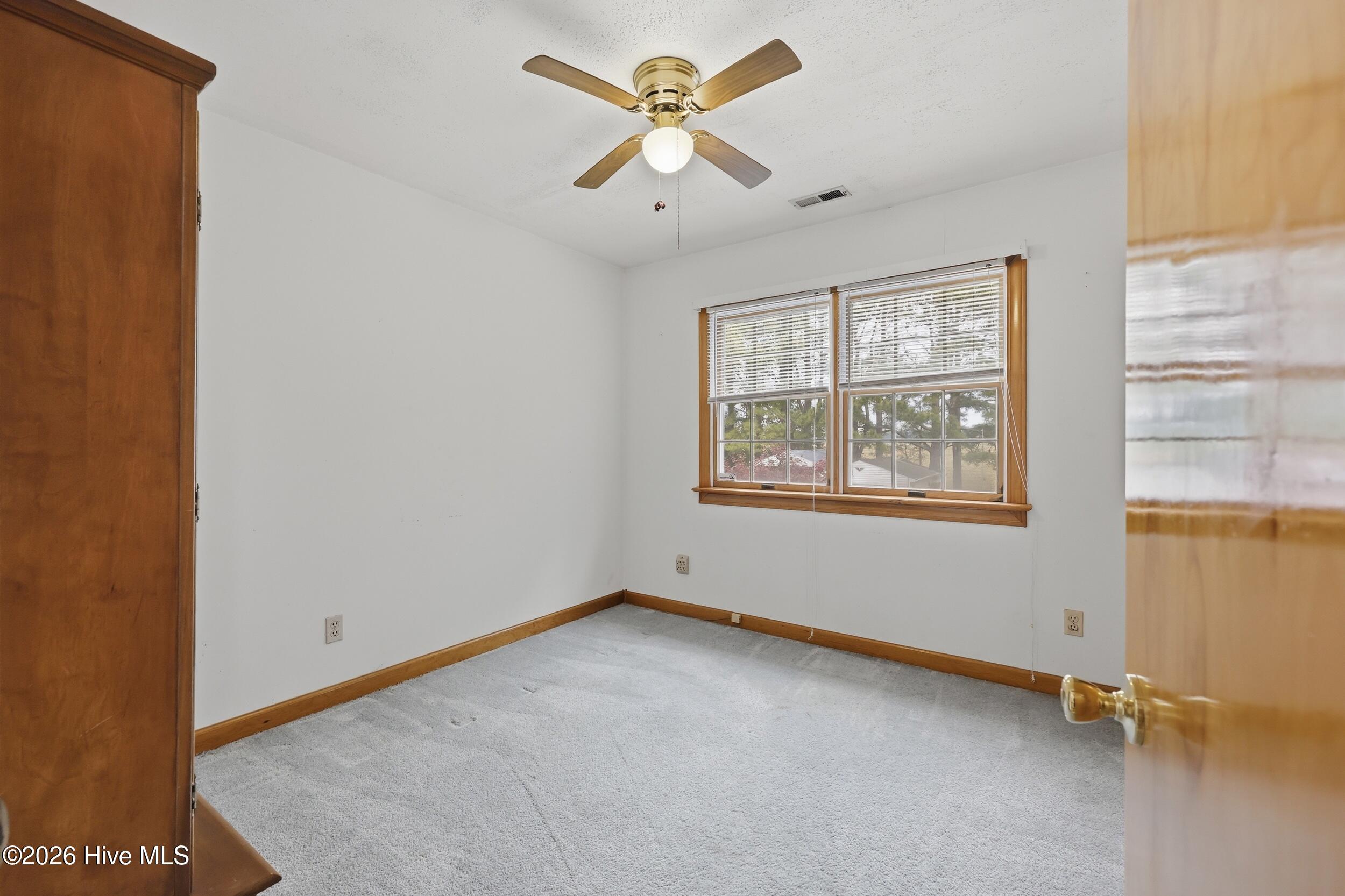 146 N Point Boulevard Property Photo 41