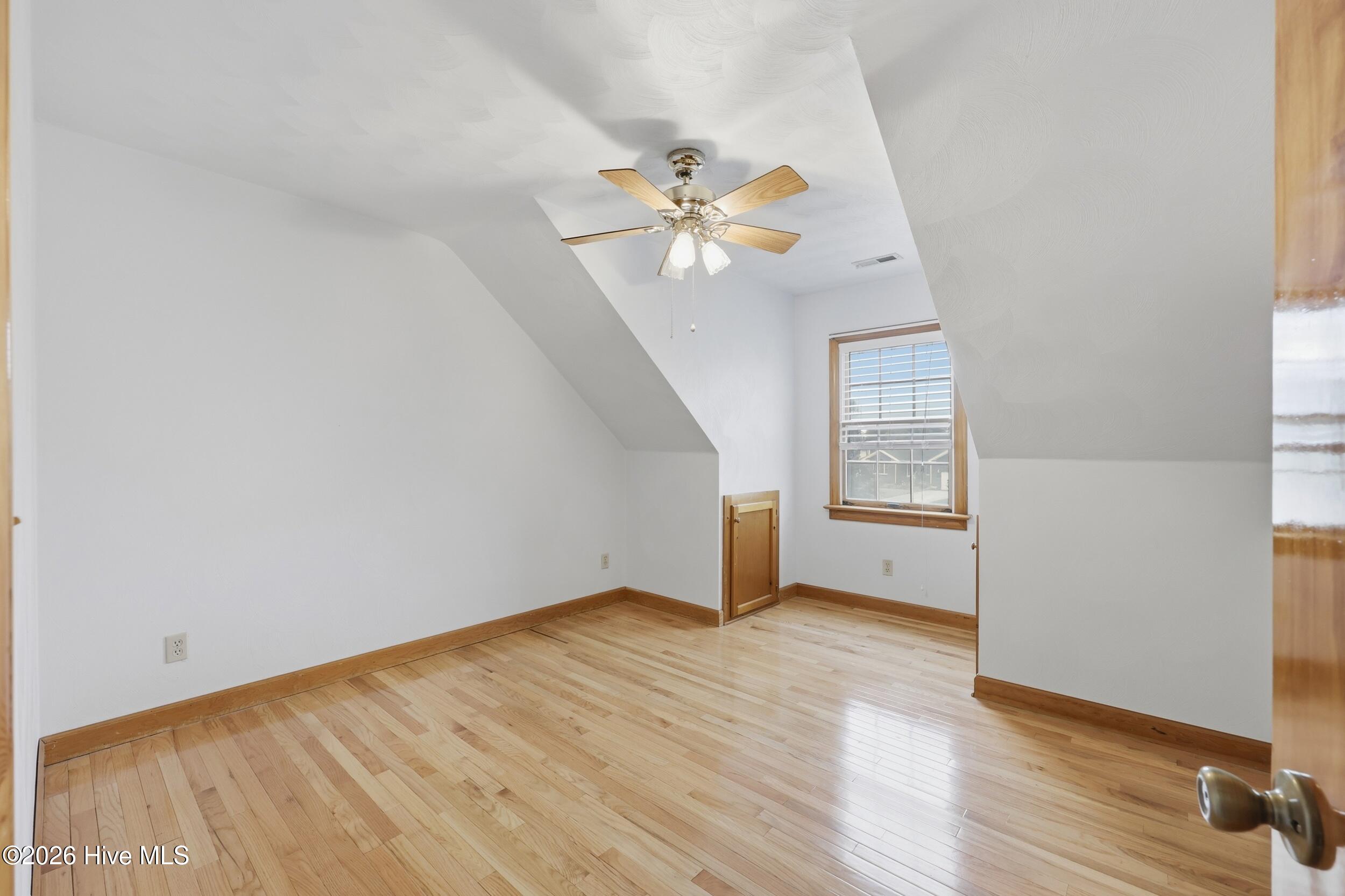 146 N Point Boulevard Property Photo 43