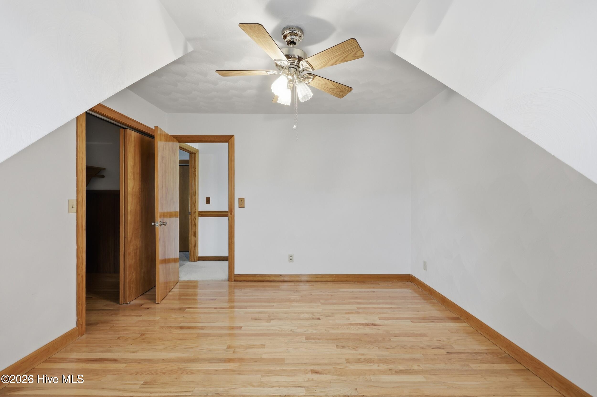 146 N Point Boulevard Property Photo 45
