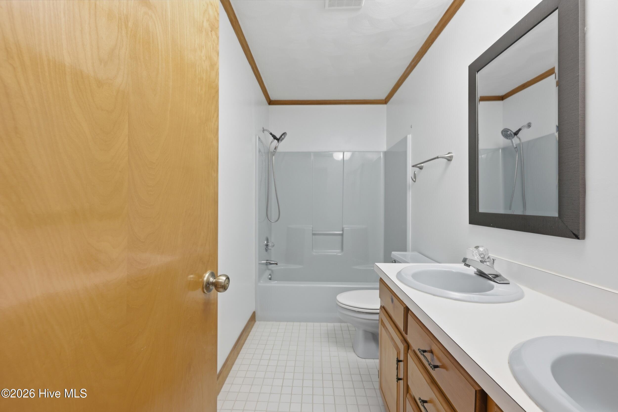 146 N Point Boulevard Property Photo 46