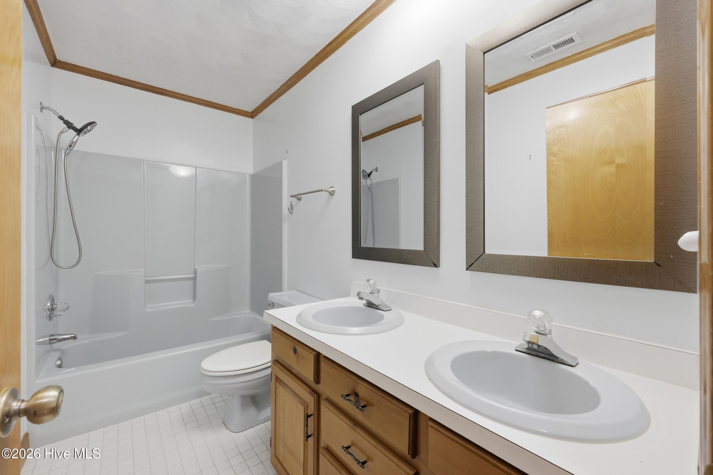 146 N Point Boulevard Property Photo 47