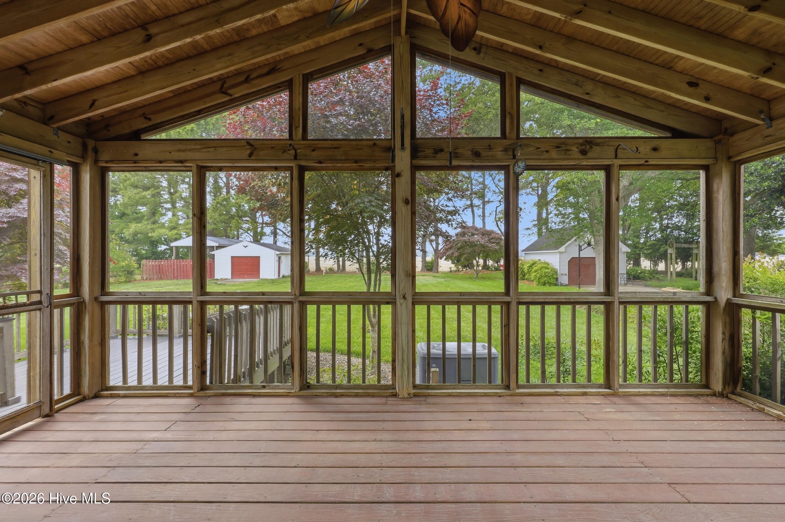 146 N Point Boulevard Property Photo 57