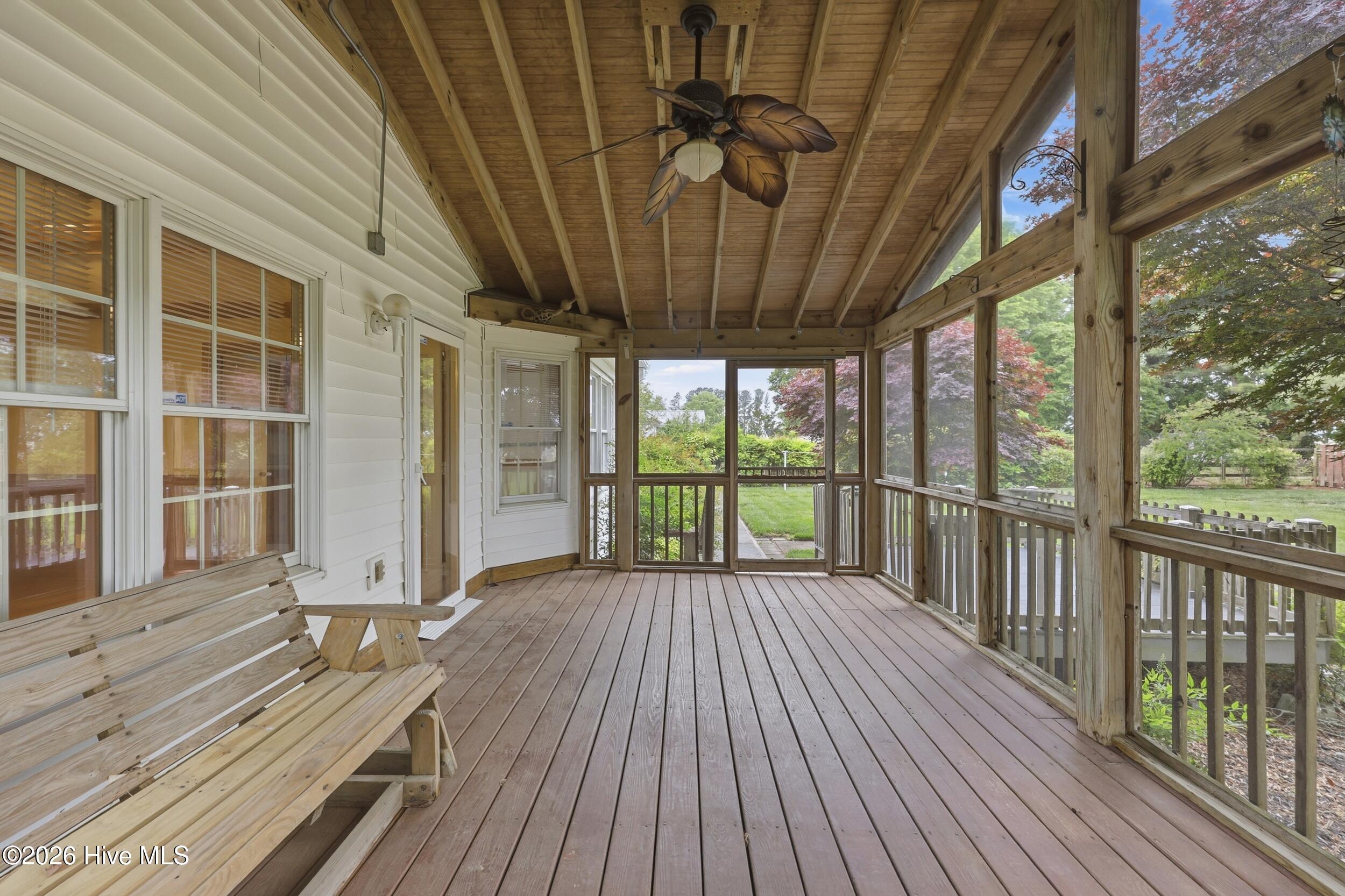 146 N Point Boulevard Property Photo 58
