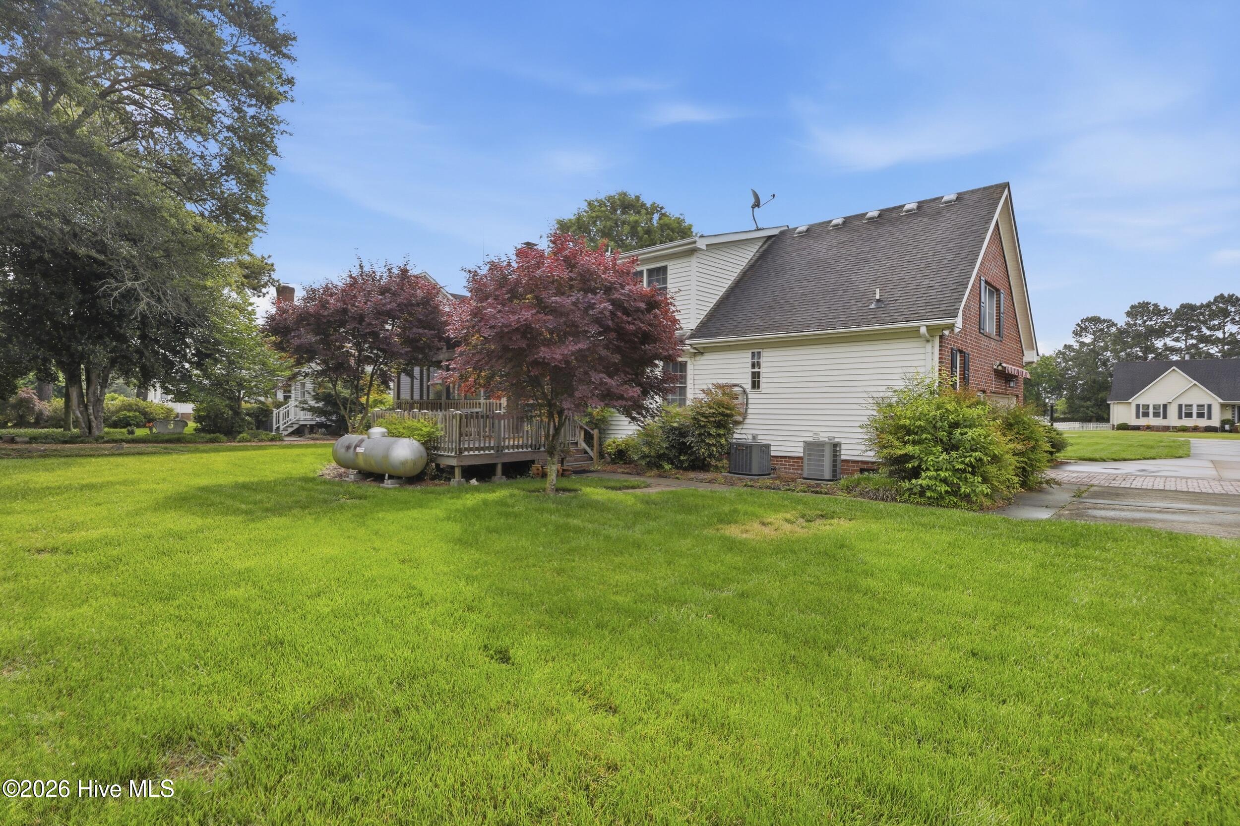 146 N Point Boulevard Property Photo 63