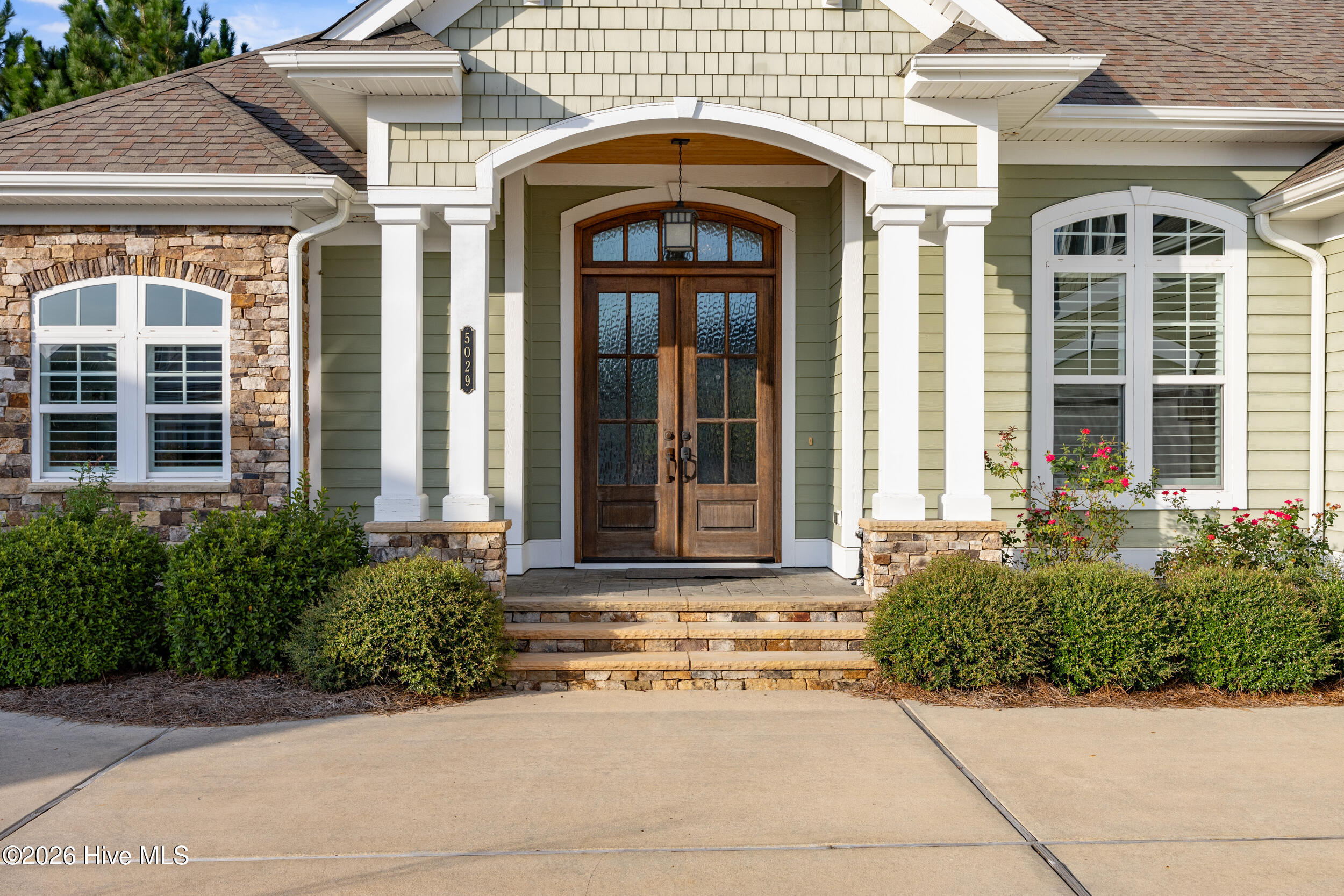 5029 Stoney Point Drive Property Photo 4