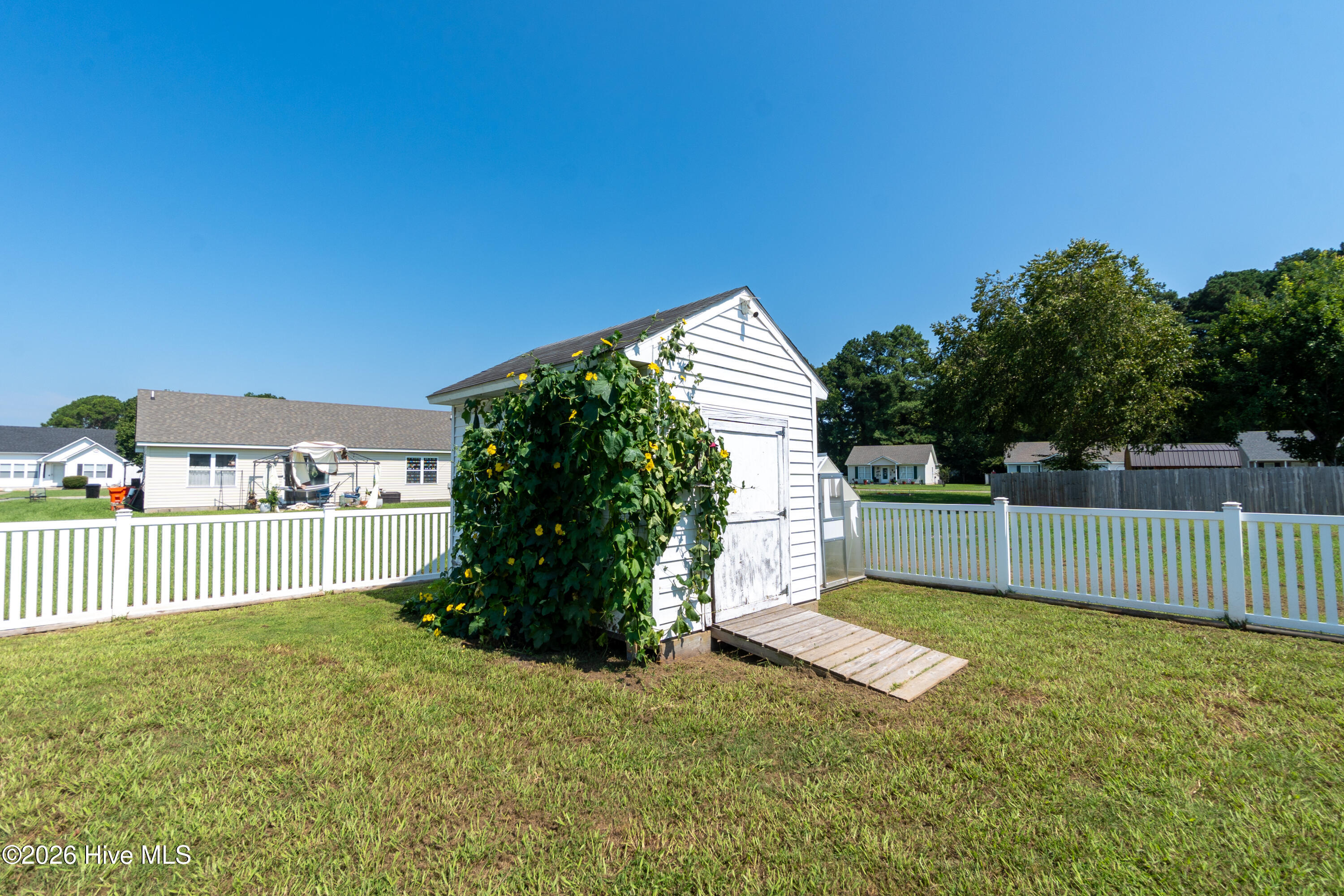 105 Raintree Run Property Photo 46